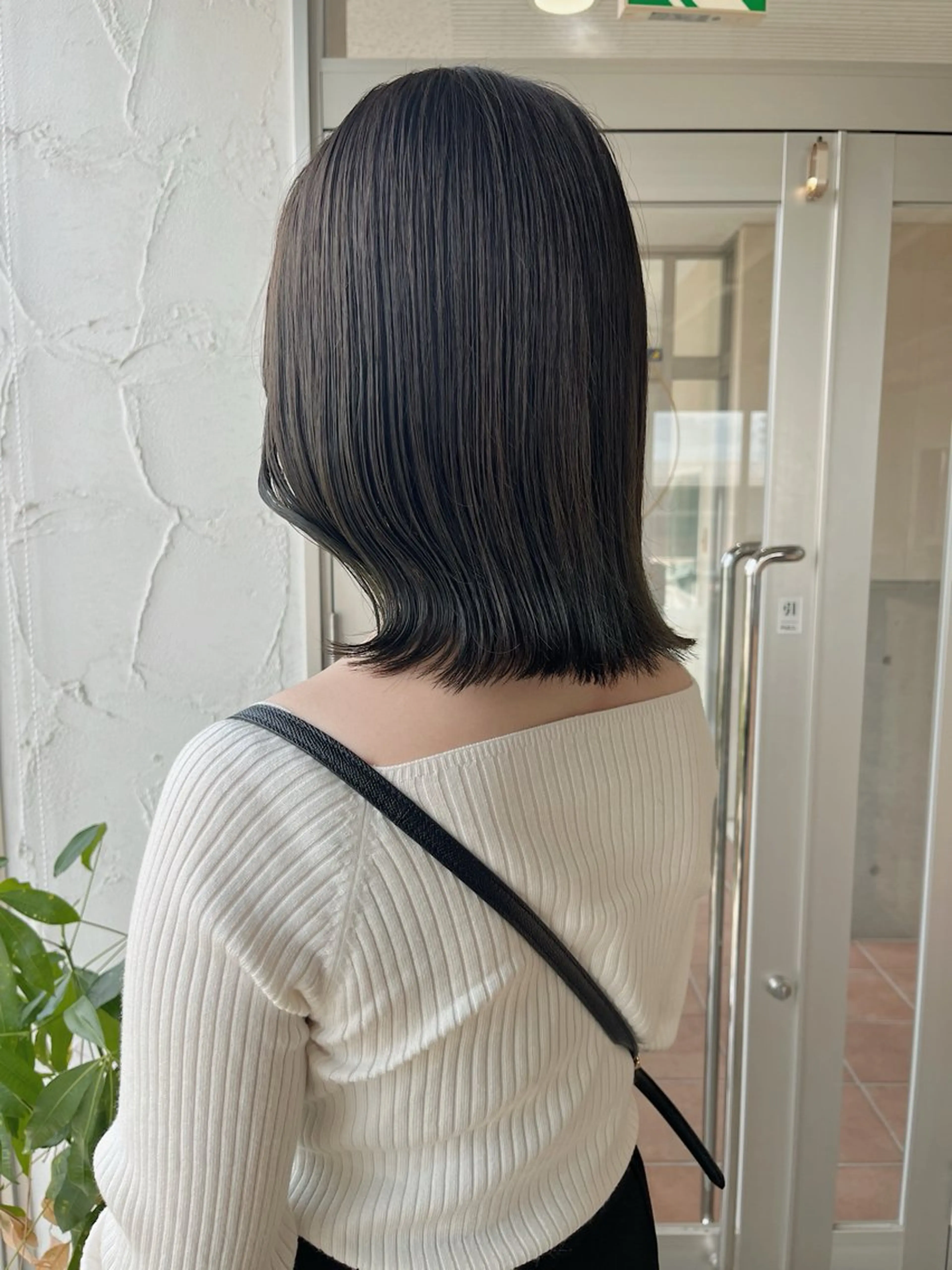 ミディアム ボブ くびれヘア 伸ばしかけ 荒川泰輝/オリーブ カラー/透明感カラーのヘアスタイル