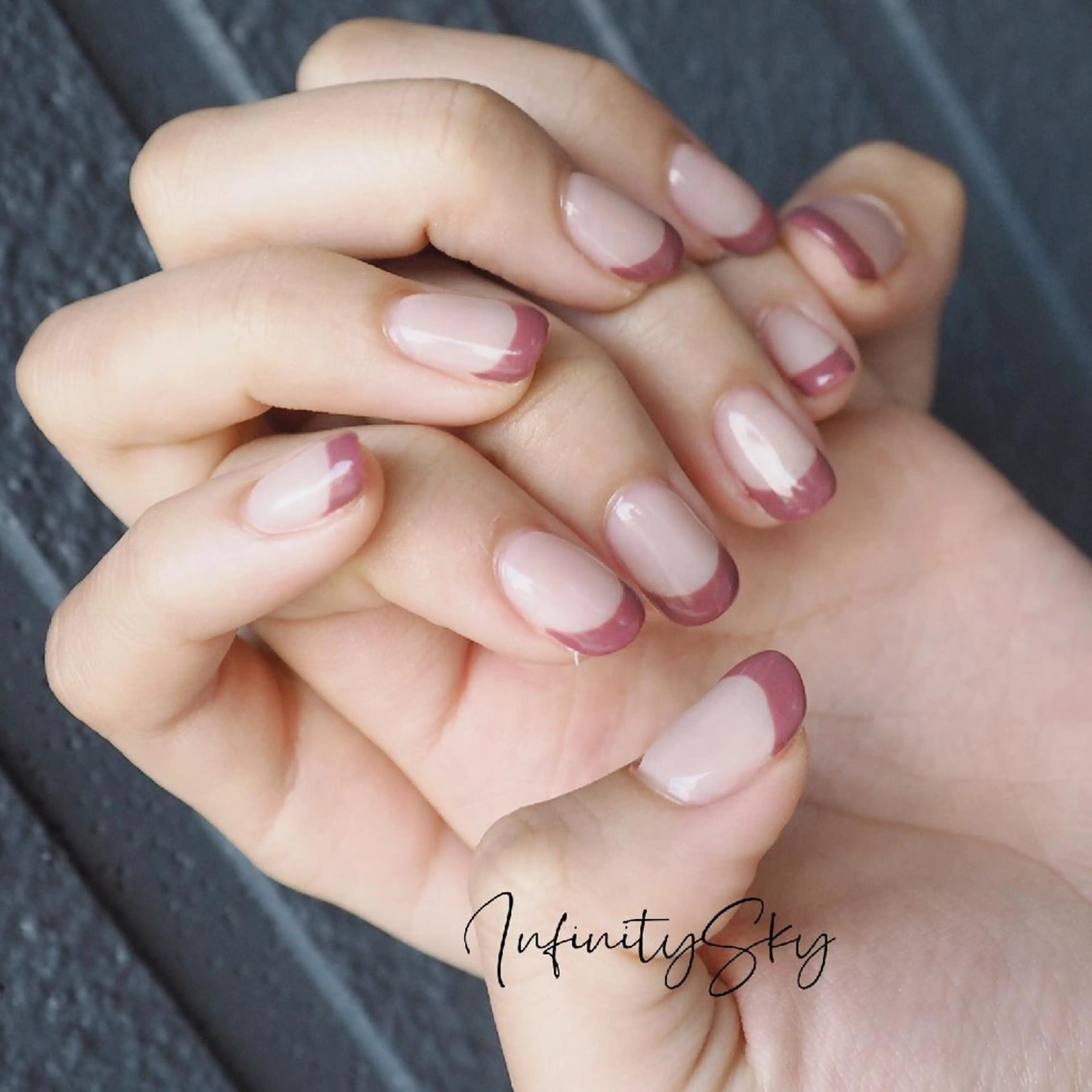 ネイル フレンチネイル ハンドネイル infinity skyのネイルデザイン