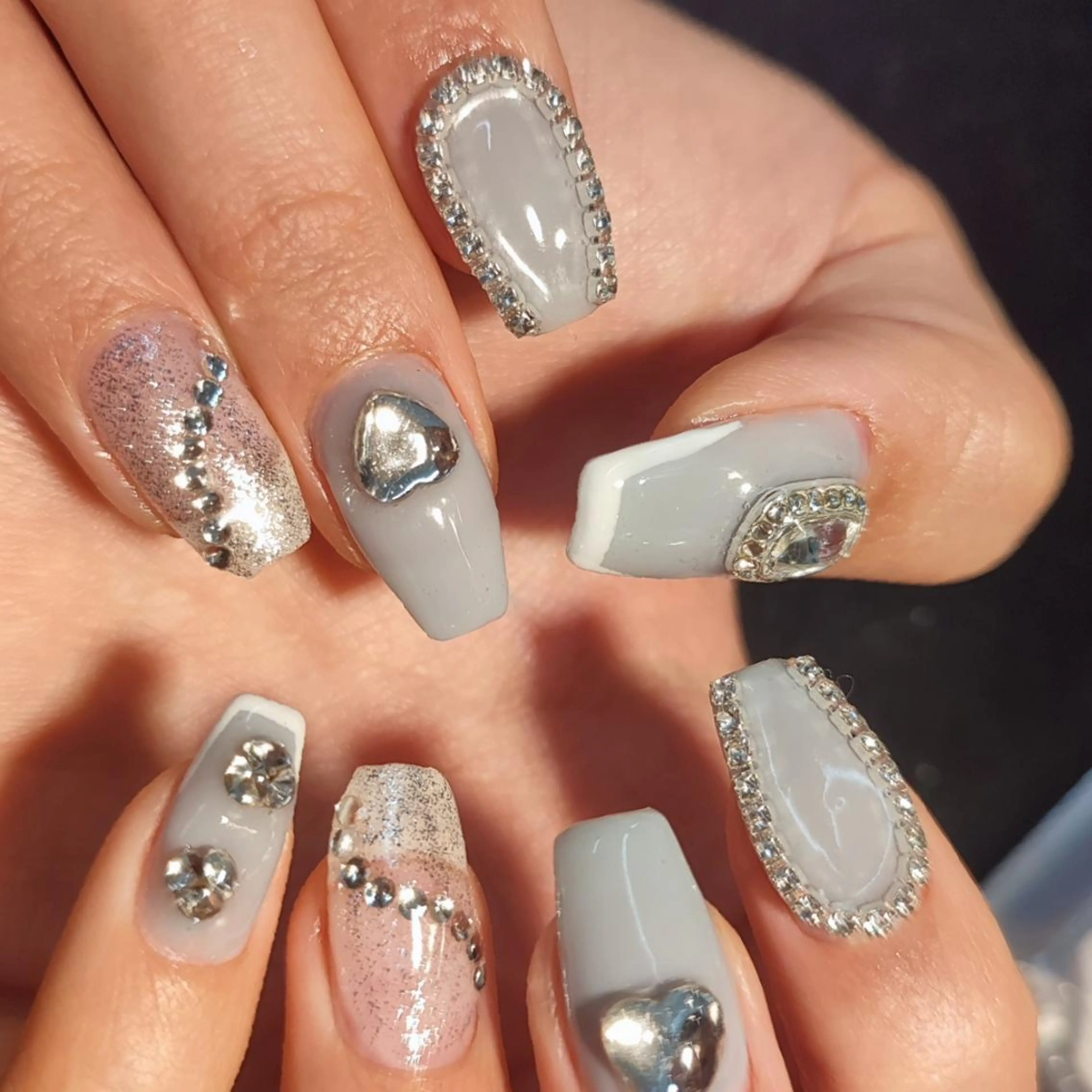 ネイル ハンドネイル RUNWAY 　　の眉毛・アイブロウイメージ