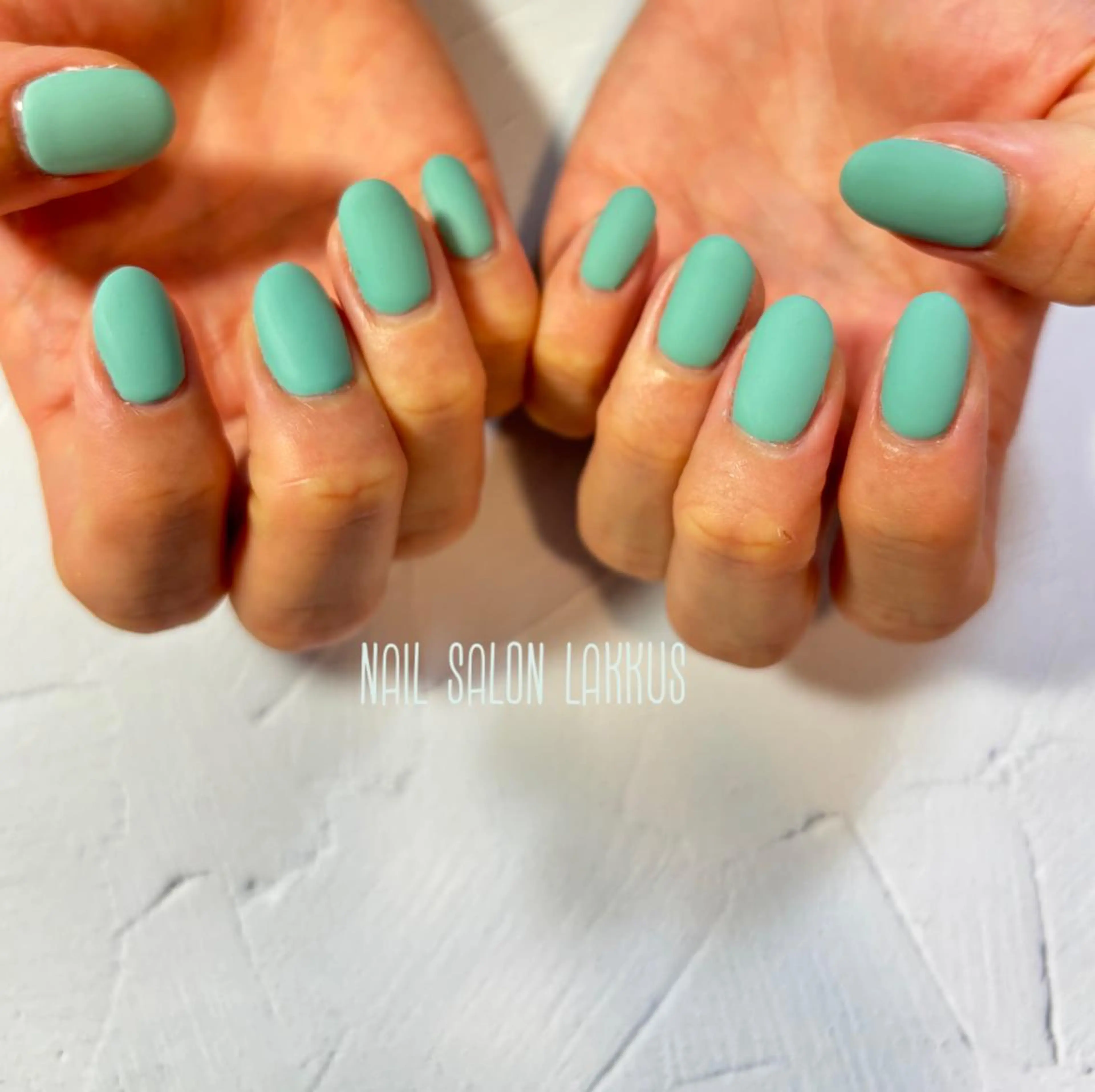 ネイル グリーン マットネイル ハンドネイル Lakkus T－Mのネイルデザイン