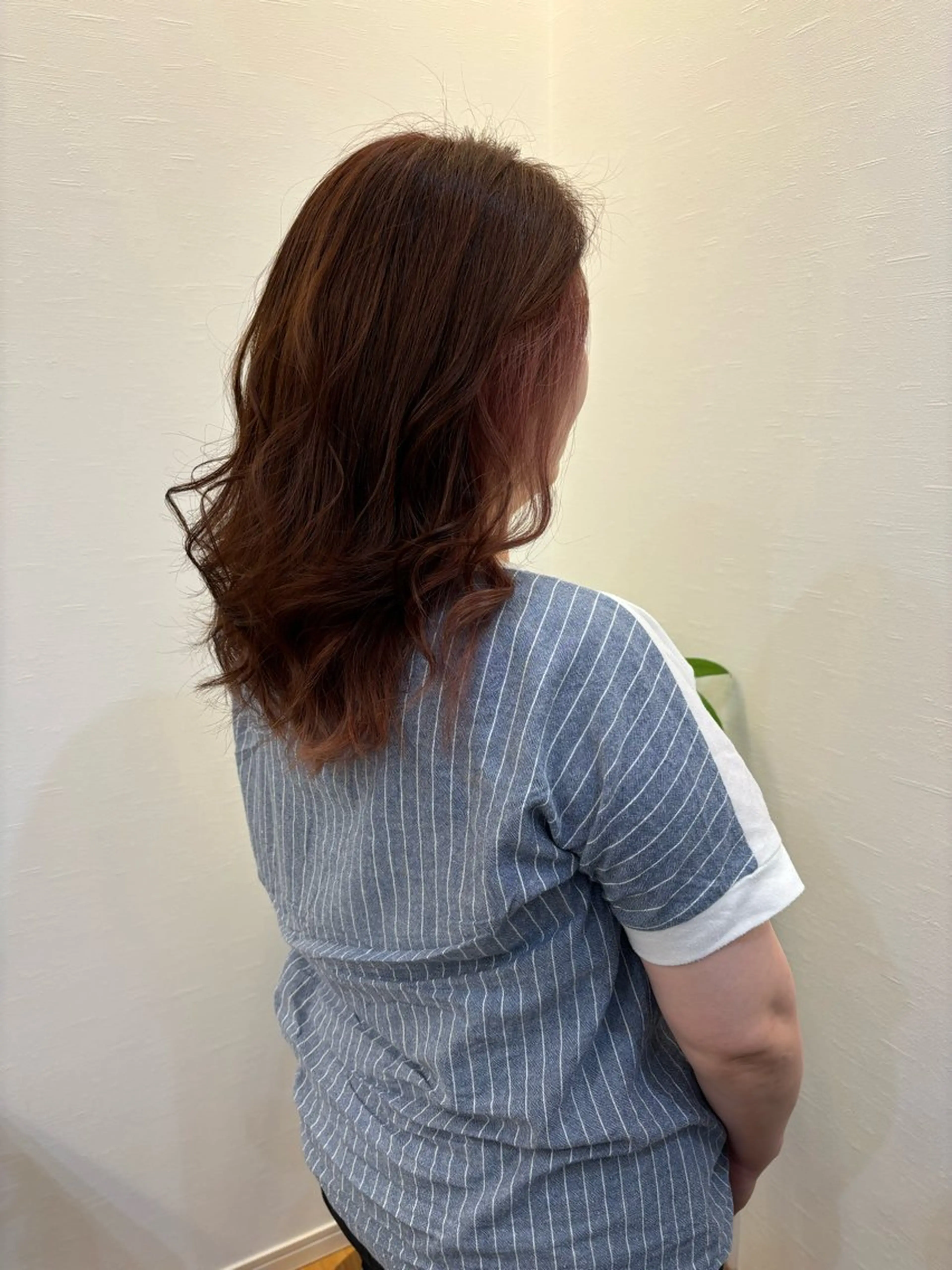 カラー Ruang所属・ツノガイ エリのヘアスタイル