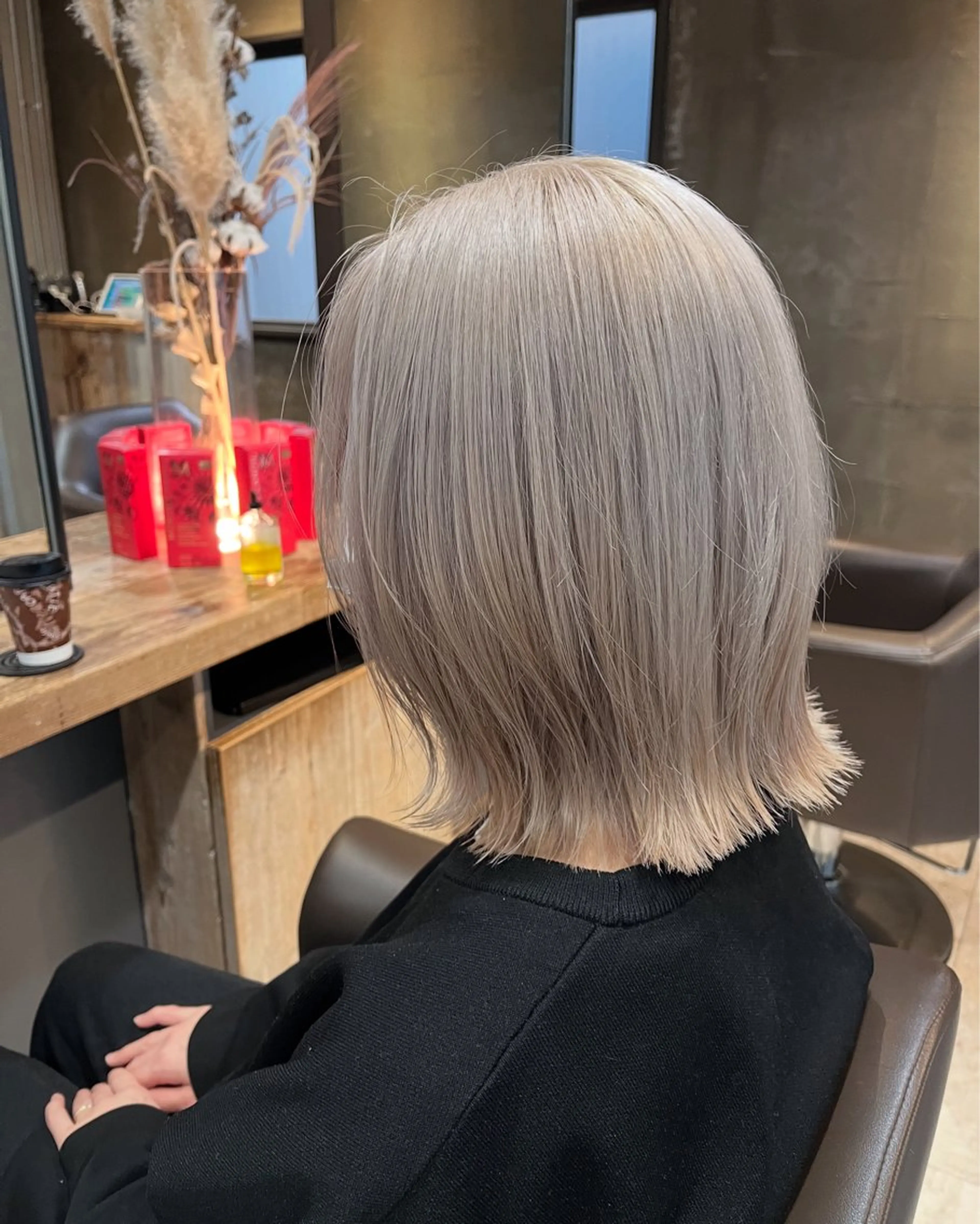 ミディアム カラー ブリーチ 透明感カラー シルバー カット ヘアカラー トリートメント ハイトーン カラー/久保田彰のヘアスタイル