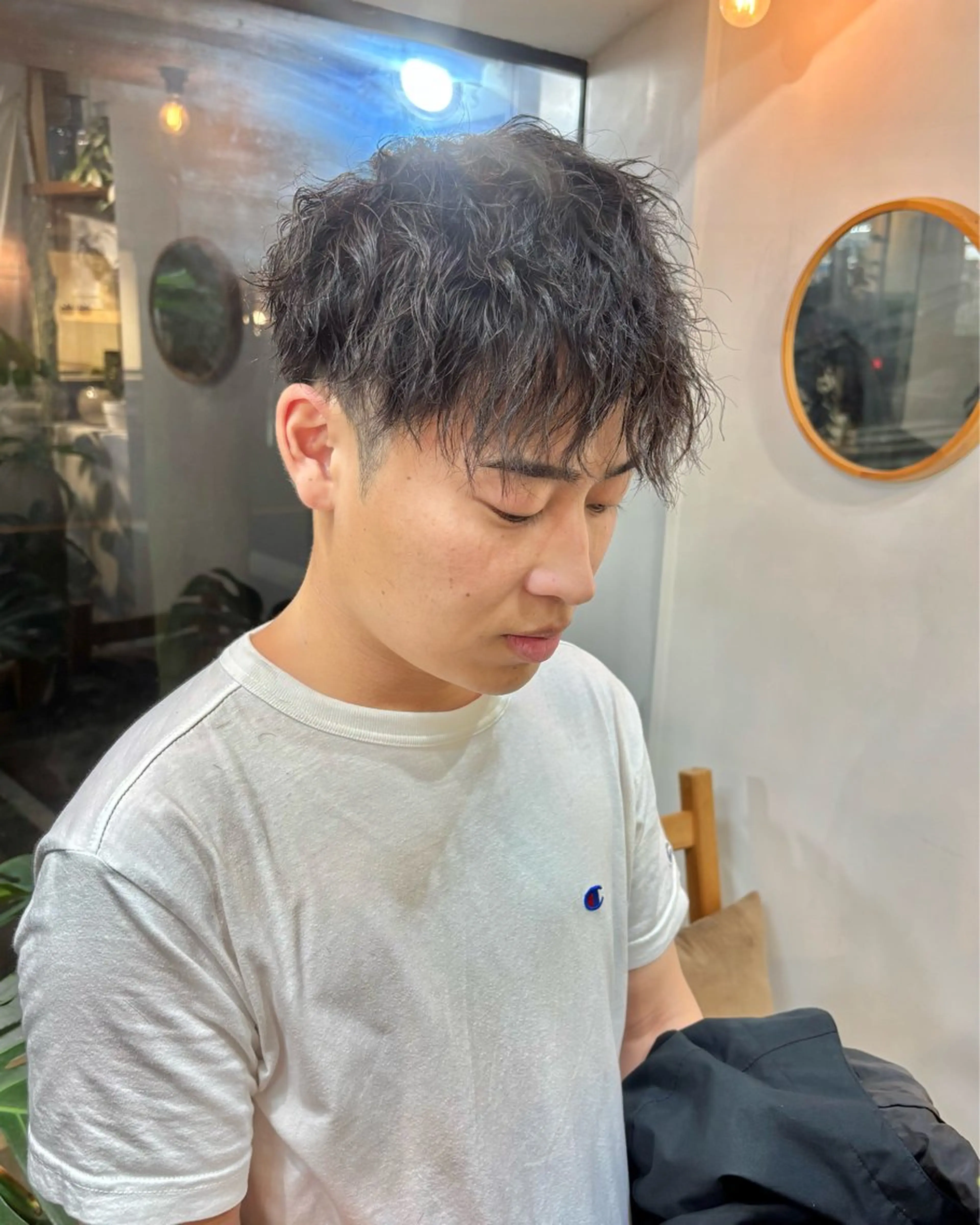 ショート パーマ メンズ メンズパーマ メンズツイストパーマ ツイストパーマ カネコ ナナミのヘアスタイル