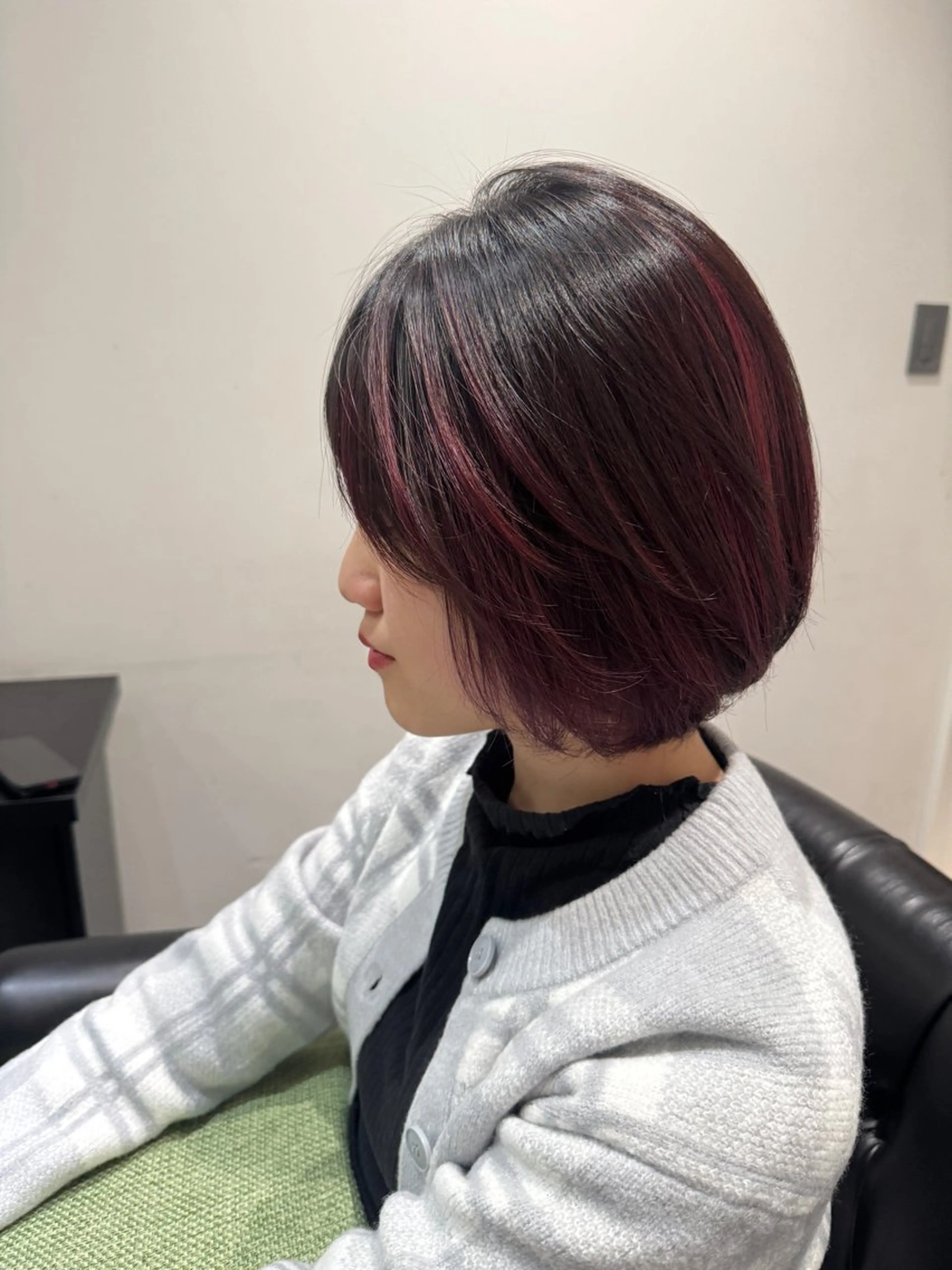 セミロング カラー 韓国レイヤー➰北田 陸斗➰コテ巻きパーマのヘアスタイル