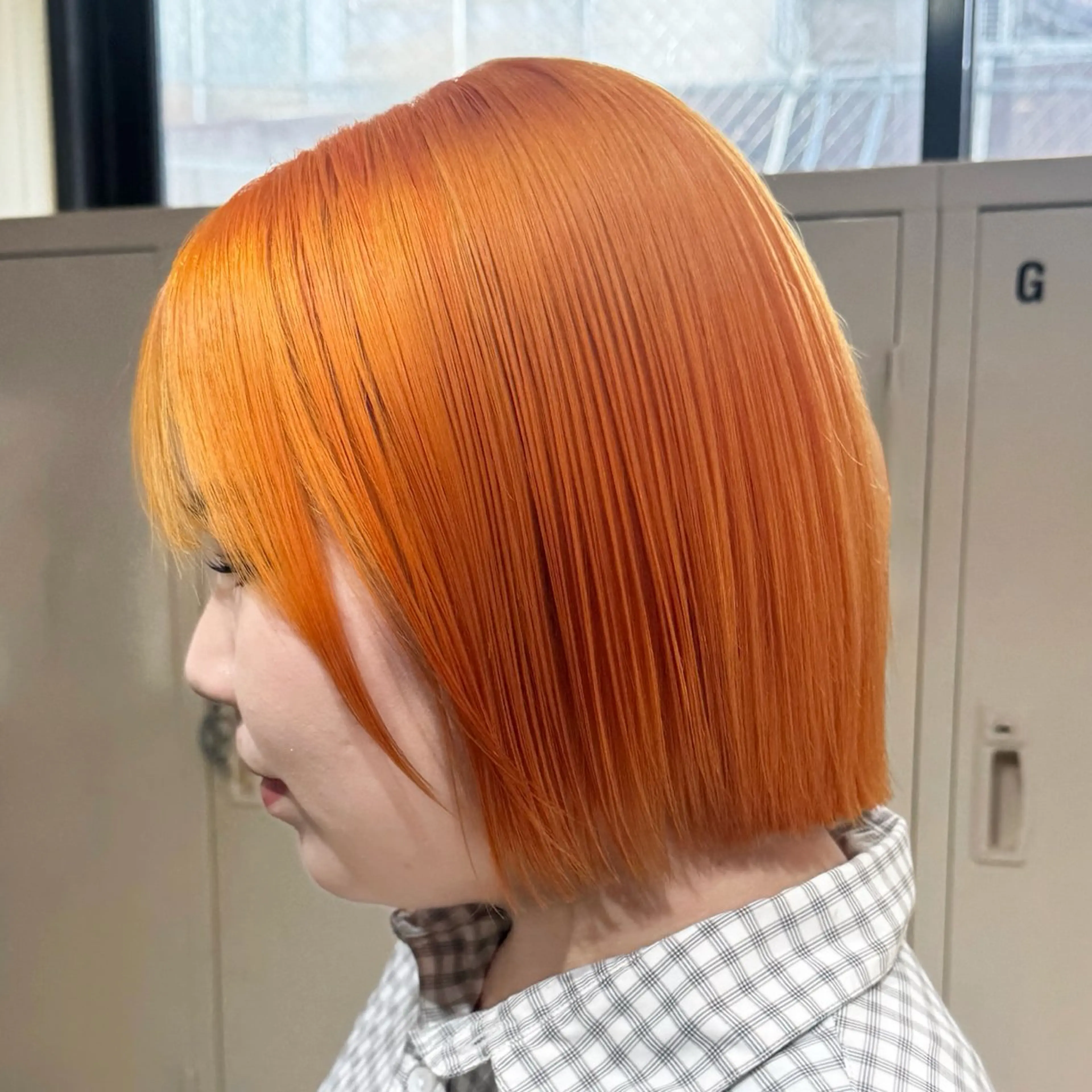 ミディアム カット ヘアカラー トリートメント 艶髪ハイトーン× ボブ🥣アイネのヘアスタイル