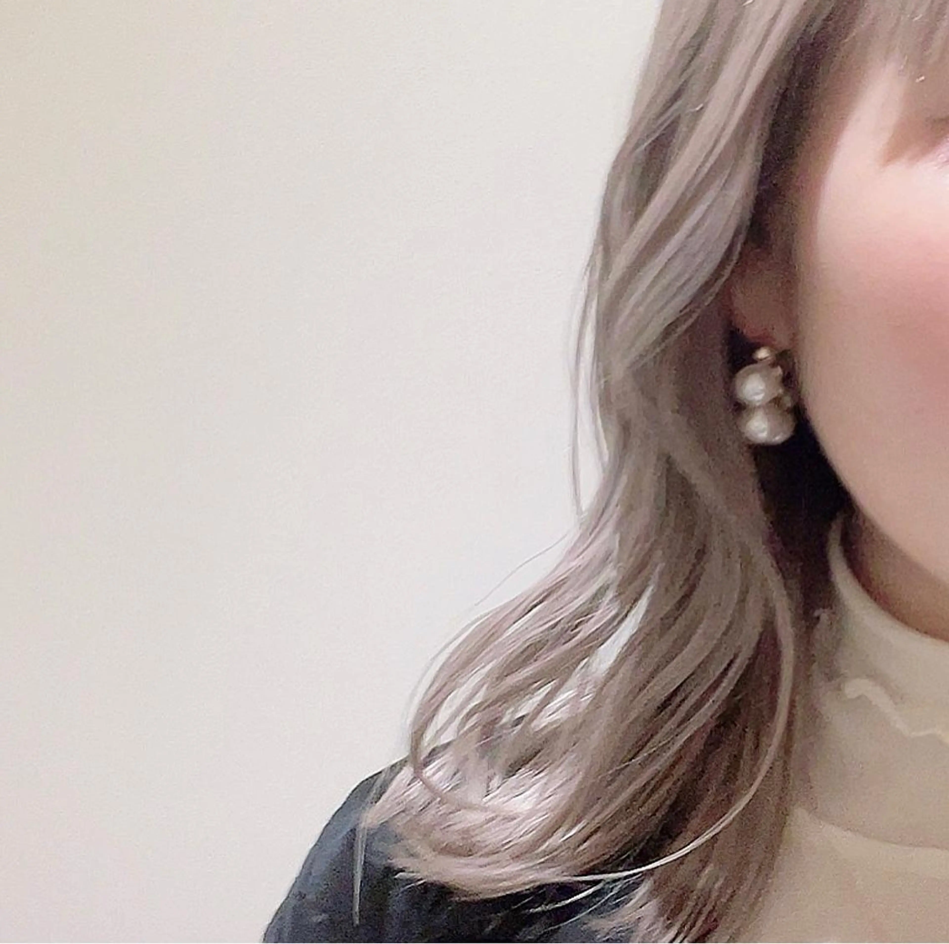 セミロング カラー ブリーチ 透明感カラー 夏井 沙織のヘアスタイル