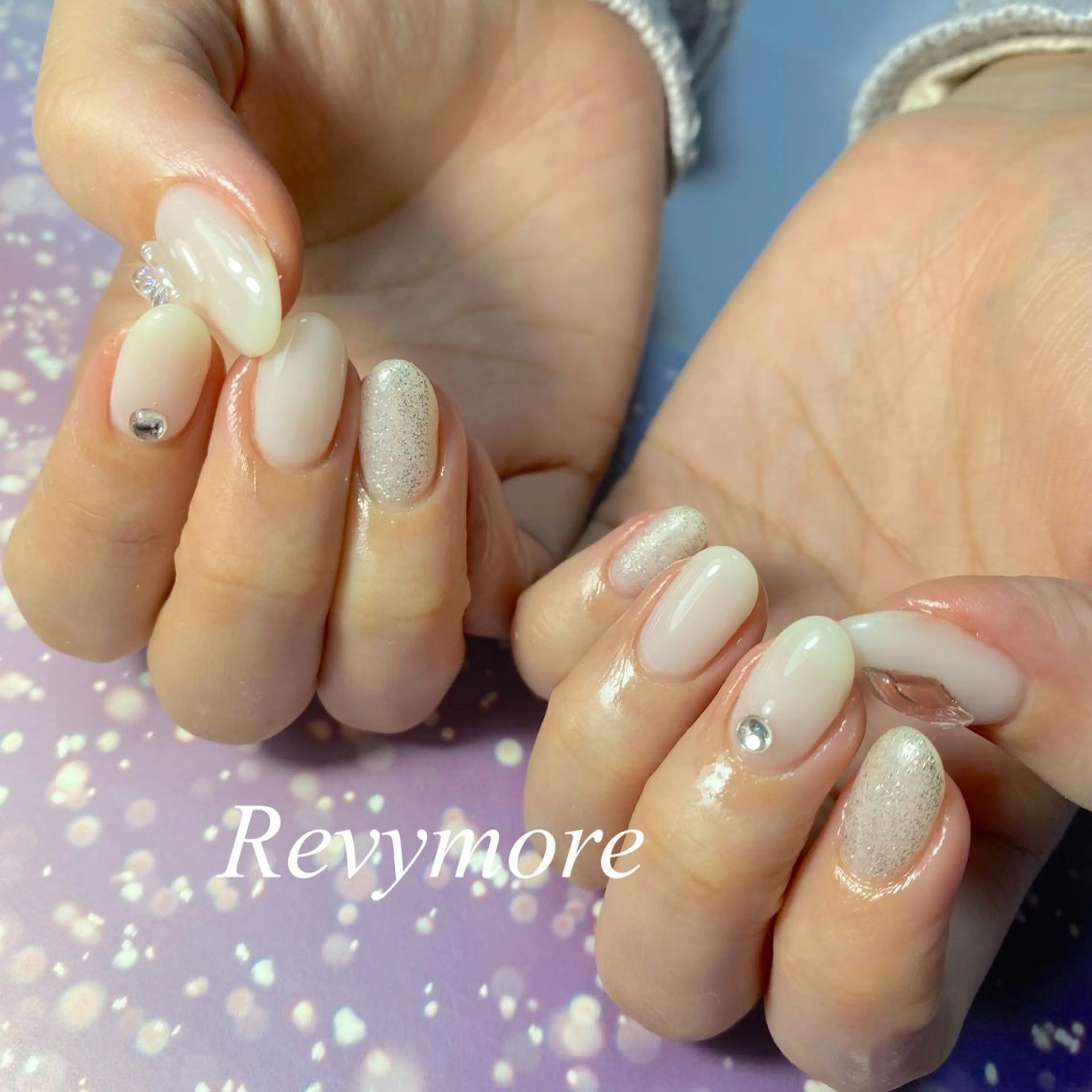 ミディアム ネイル 韓国風ヘア クリスマス オーロラネイル クリアネイル ジェルネイル nail salon Revymore所属・nail salon Revymoreのネイルデザイン