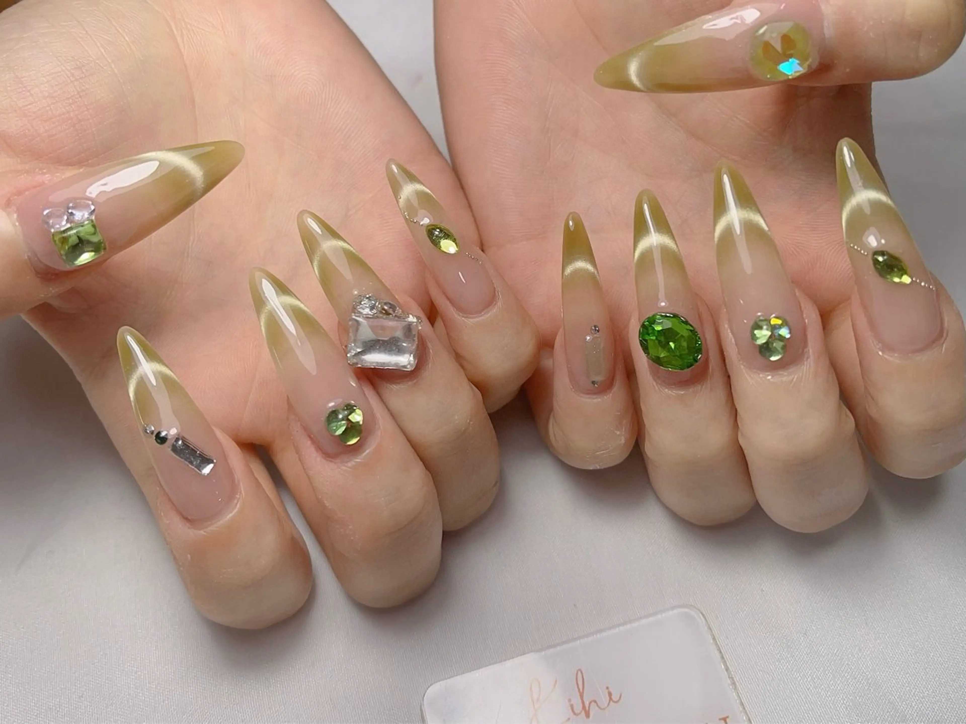 ネイル アートネイル フレンチネイル ジェルネイル グラデーション 韓国ネイル ハンドネイル 💕鈴木ユリ パラジェル/オフ無料のネイルデザイン