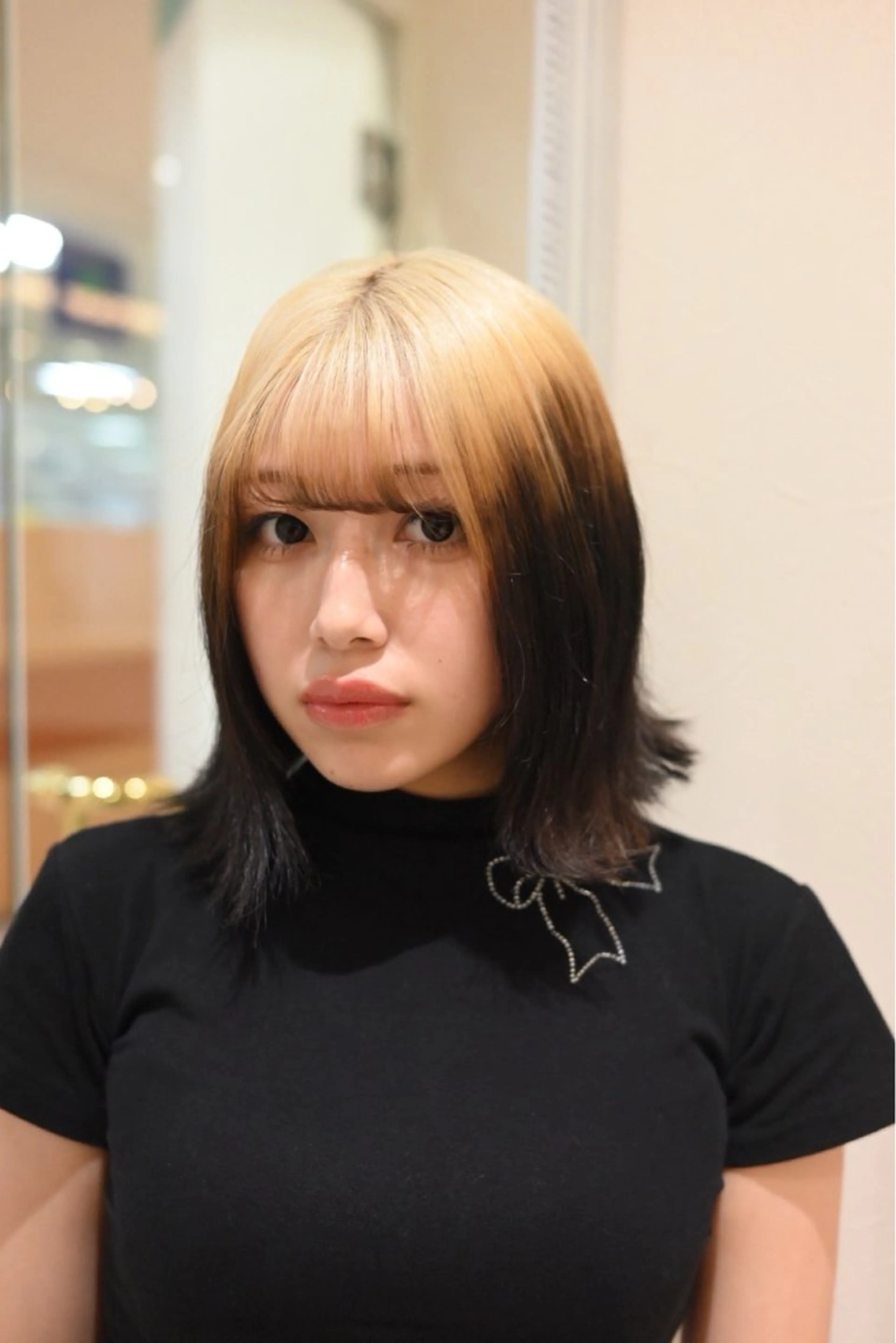 ミディアム カラー デザインカラー ツートーンカラー ヘアカラー THE ESSENCE 蔵前所属・怜音/ REONのヘアスタイル