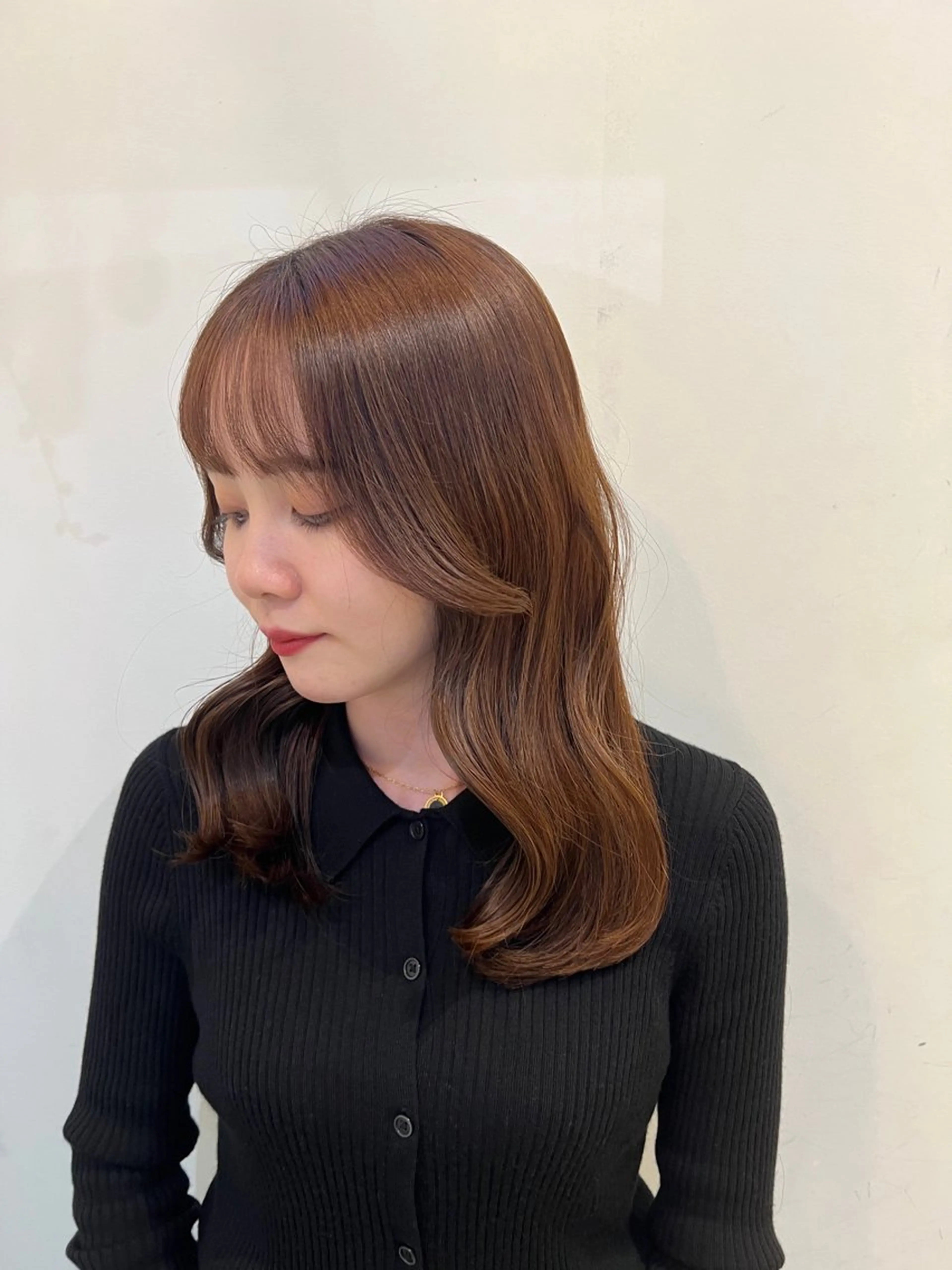 ミディアム カラー 韓国風ヘア カット ヘアカラー トリートメント ブリーチしない暖色 カラー🥀杉 優菜のヘアスタイル