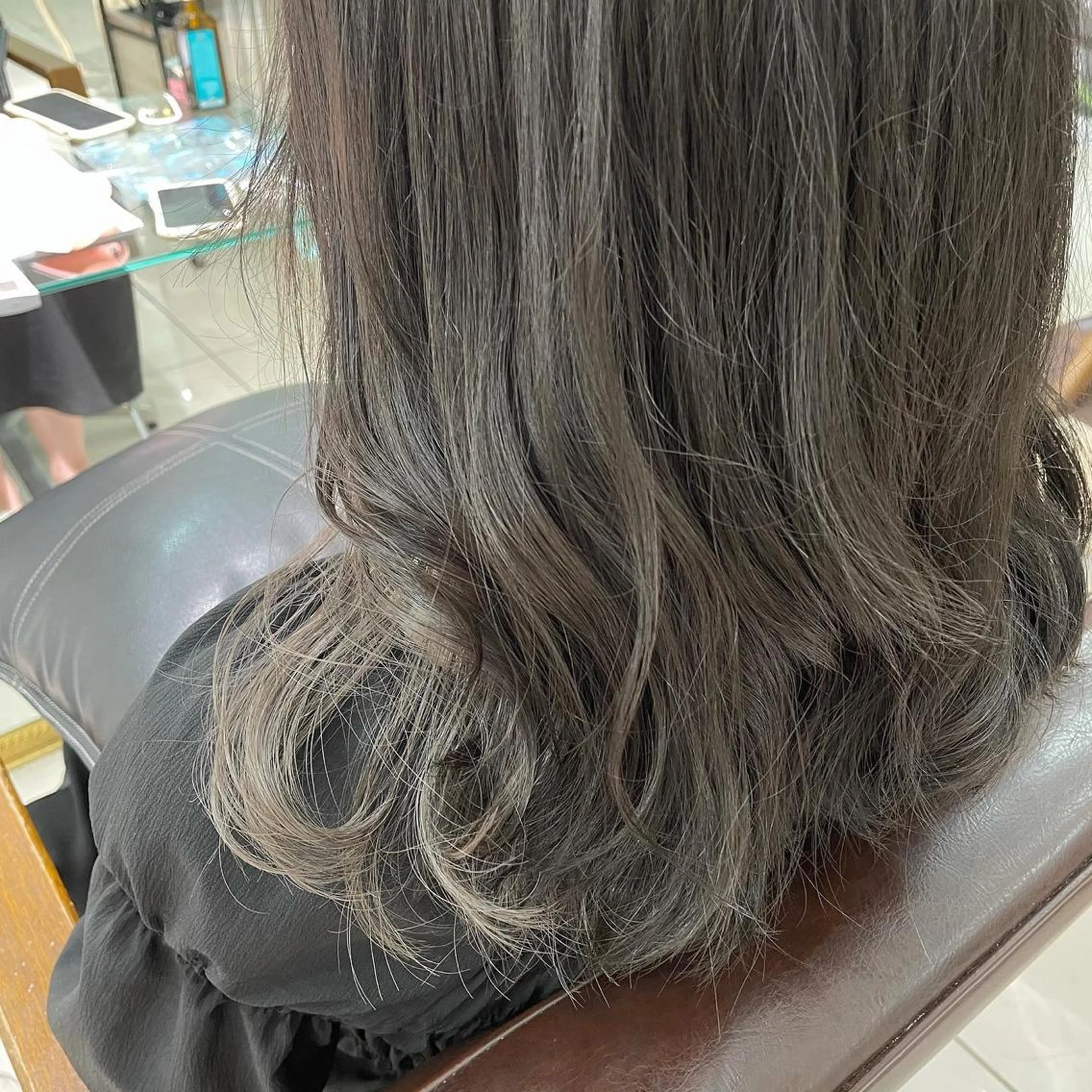 セミロング カラー TRENCH 自由が丘所属・TRENCH　相澤 果歩のヘアスタイル