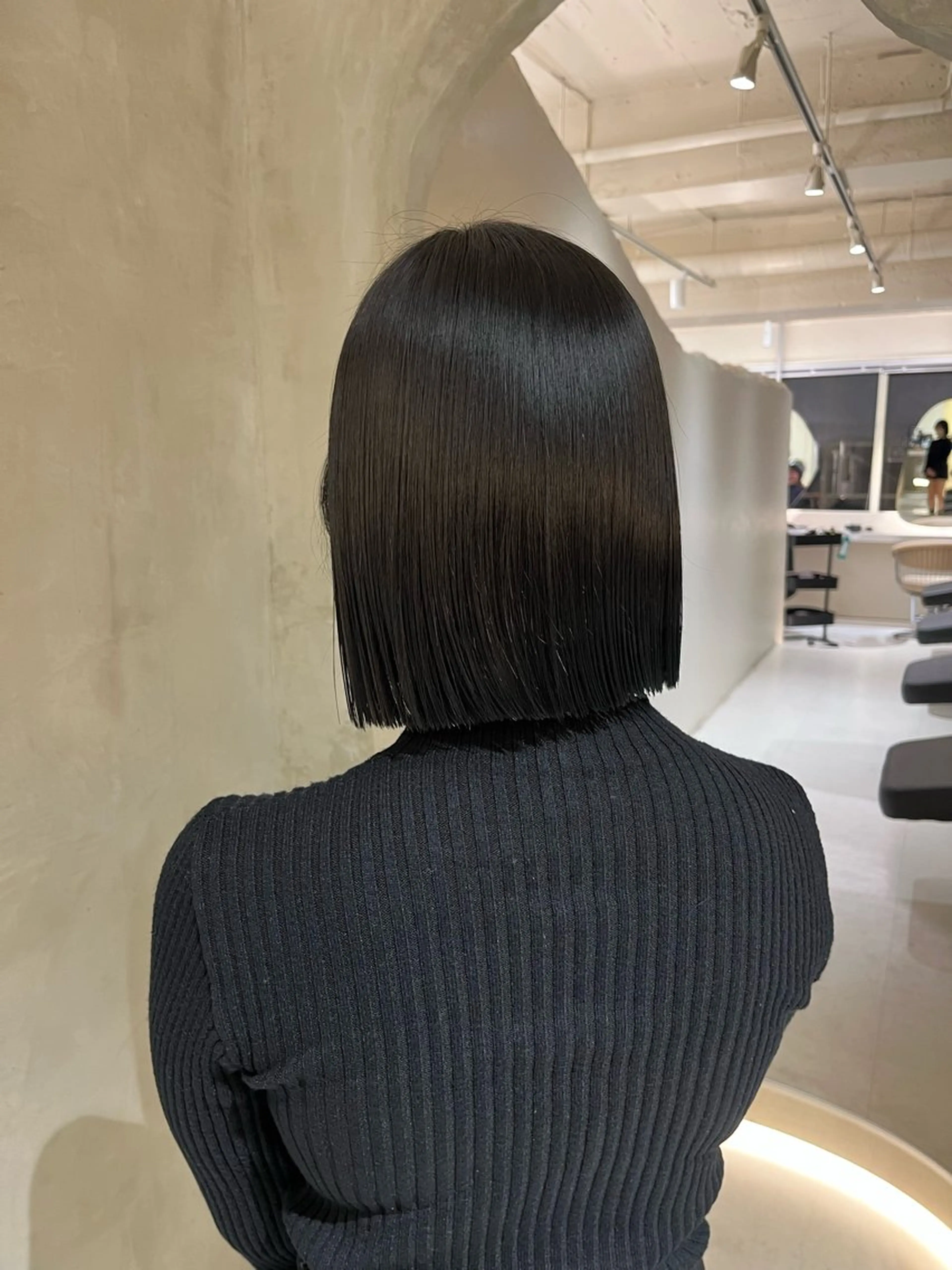 ミディアム カット トリートメント effect横浜所属・切りっぱなしボブ/ 艶カラー/綾莉のヘアスタイル