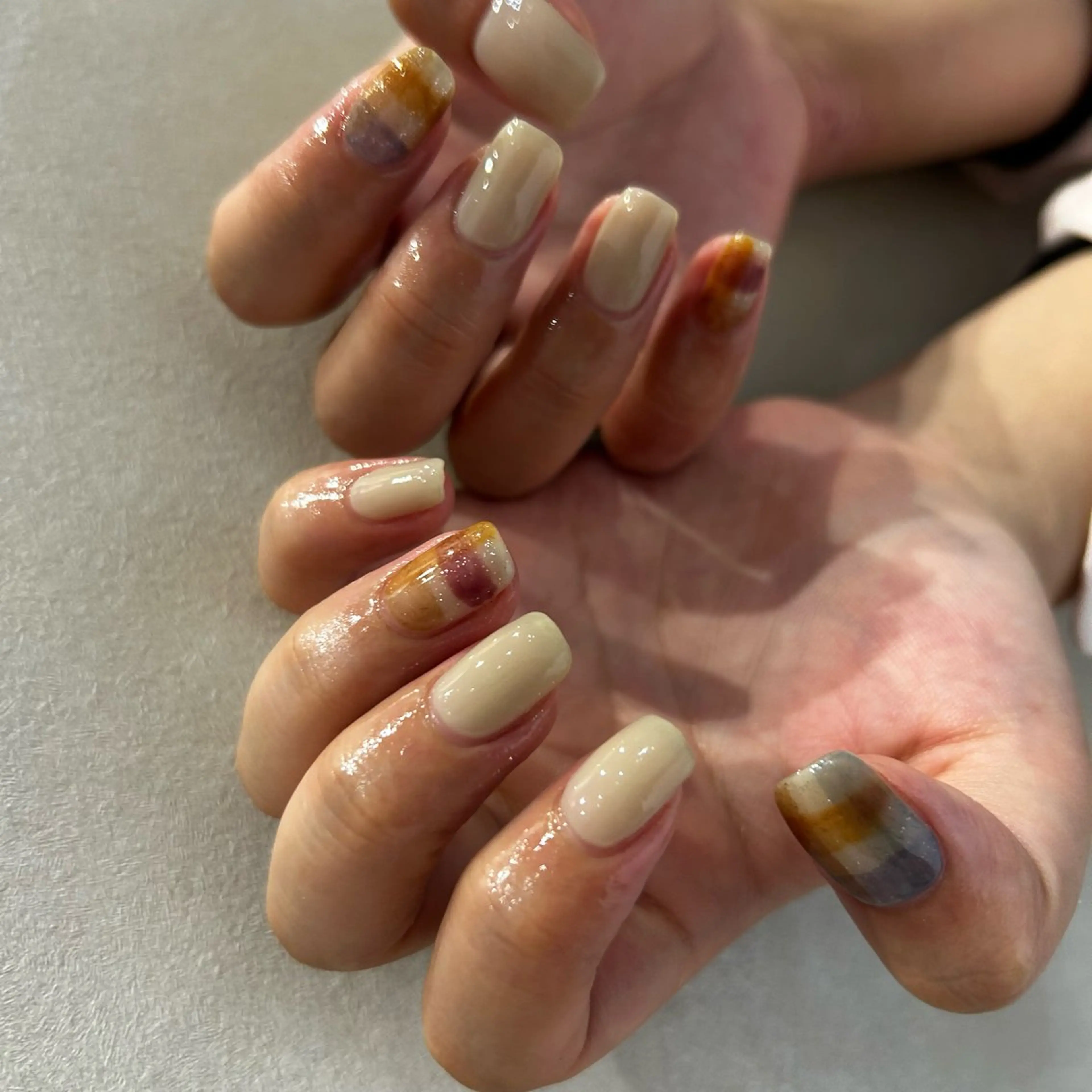 ネイル ニュアンスネイル シンプルネイル 冬ネイル ハンドネイル nail&care salon soa所属・soa/美容液ケアで 自爪を育てるネイルのネイルデザイン