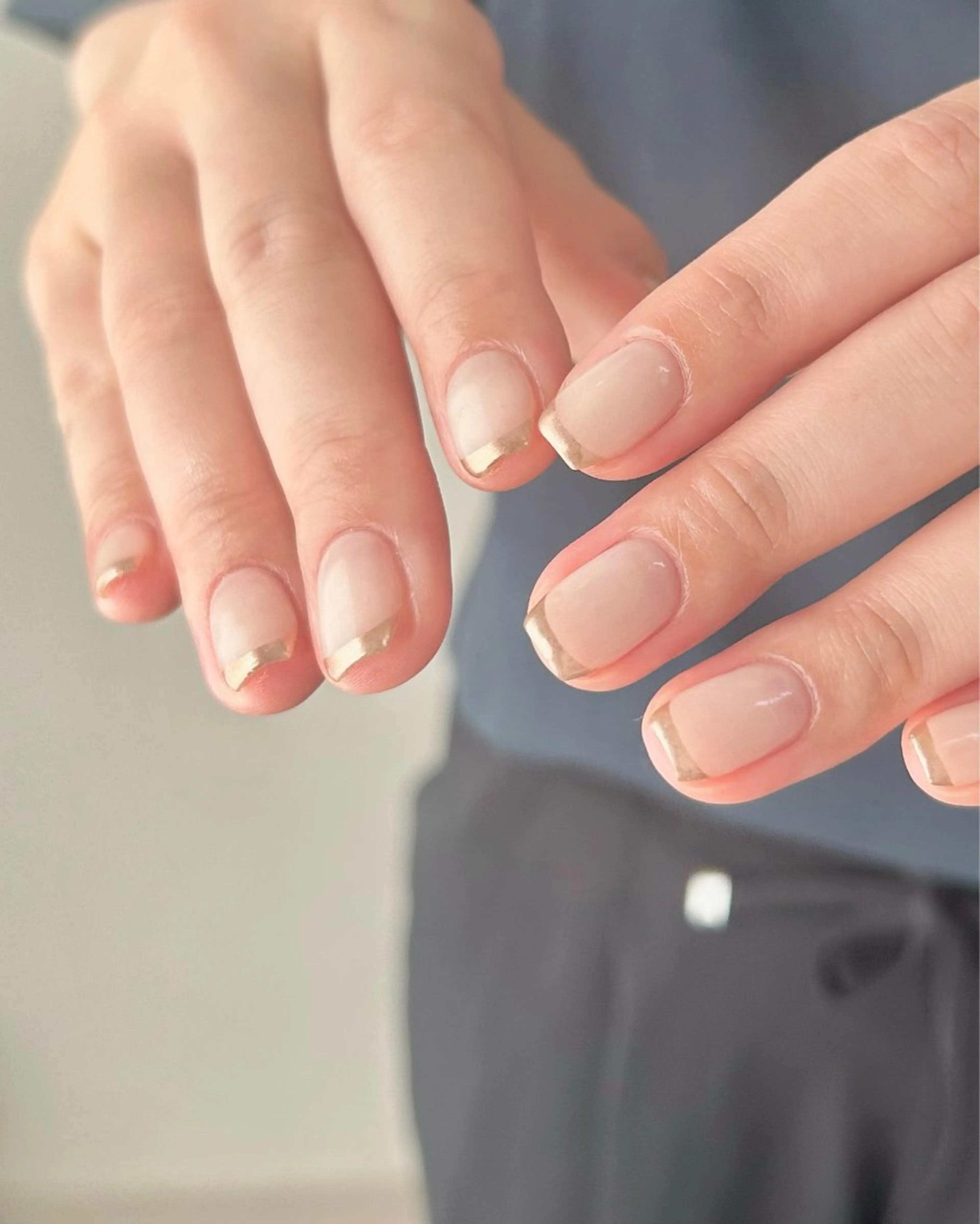 ネイル オーロラネイル ジェルネイル キラキラネイル ニュアンスネイル オフィスネイル 𓂃toi. 儚げnuanceのネイルデザイン