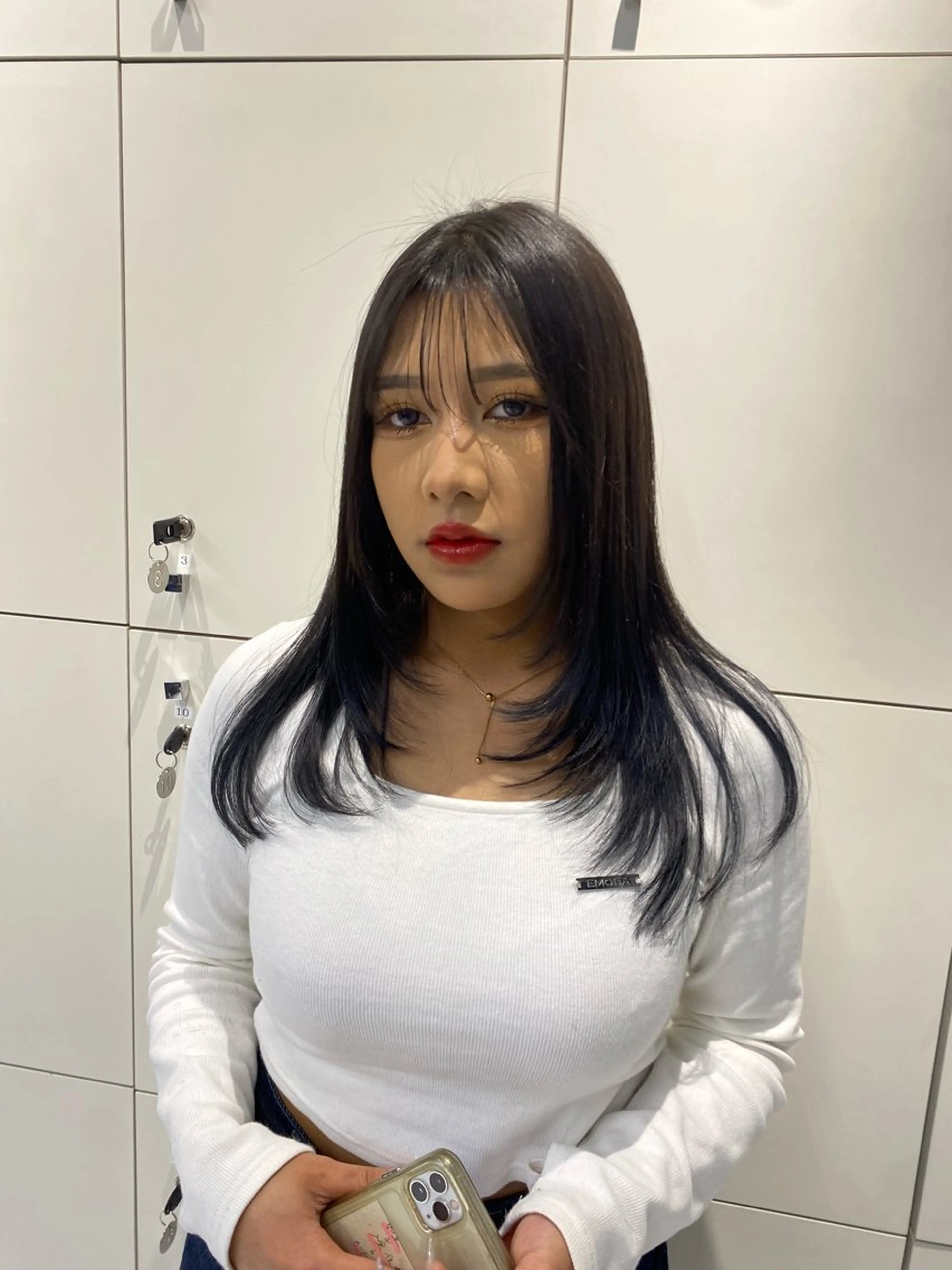 ロング カラー レイヤーカット 飯ヶ谷 成海のヘアスタイル