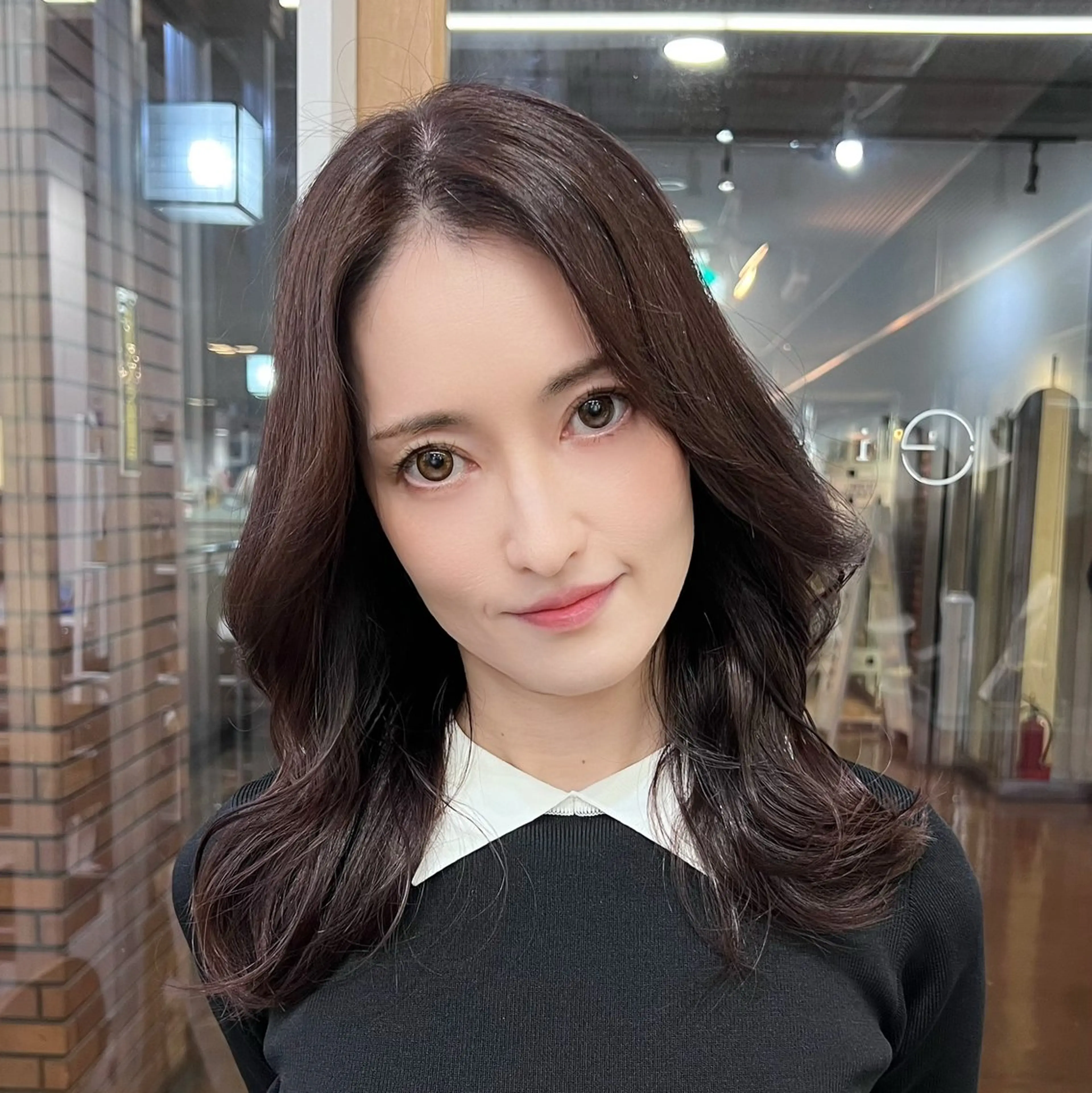 ロング カラー パーマ ベージュカラー 黒髪 ブルーカラー ブルーブラック ブラウンカラー カット ヘアカラー 縮毛矯正 トリートメント ブリーチなし/ ベージュ/akiraのヘアスタイル