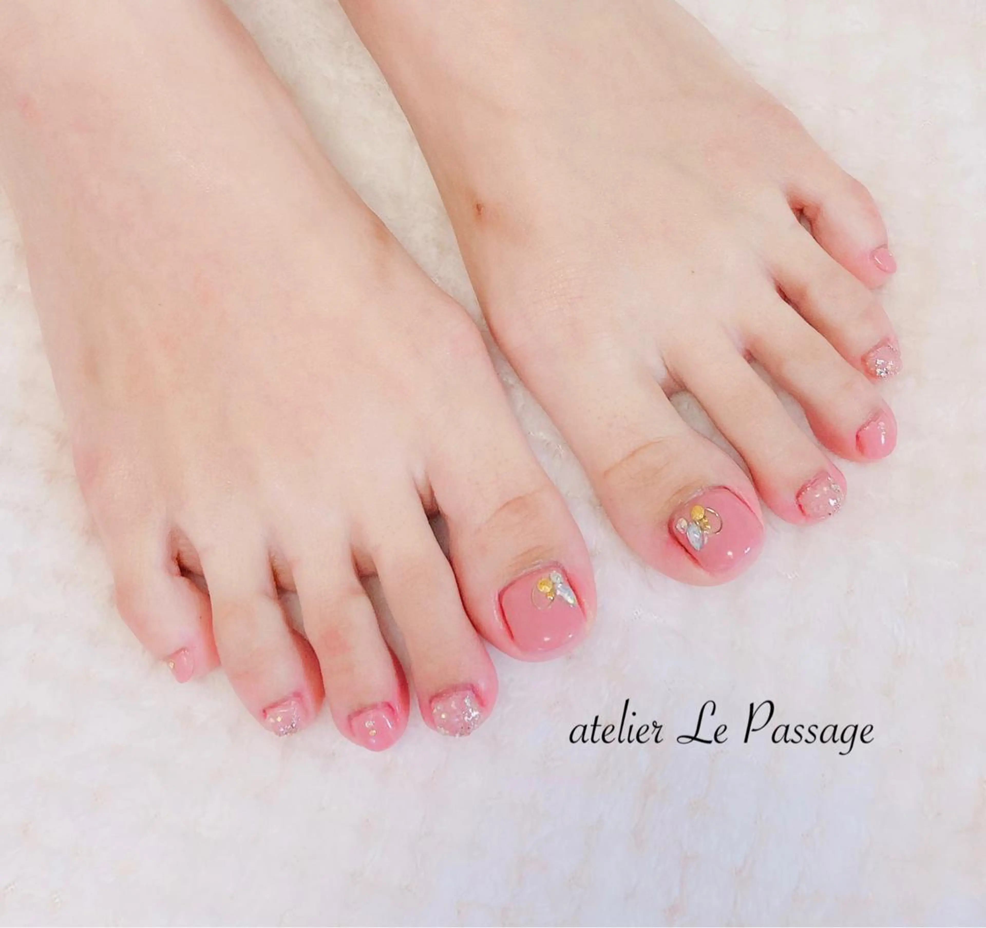 ネイル フットネイル ジェルネイル キラキラネイル ラメ(グリッター) パラジェル Atelier Le Passage所属・h nakatsukaのネイルデザイン