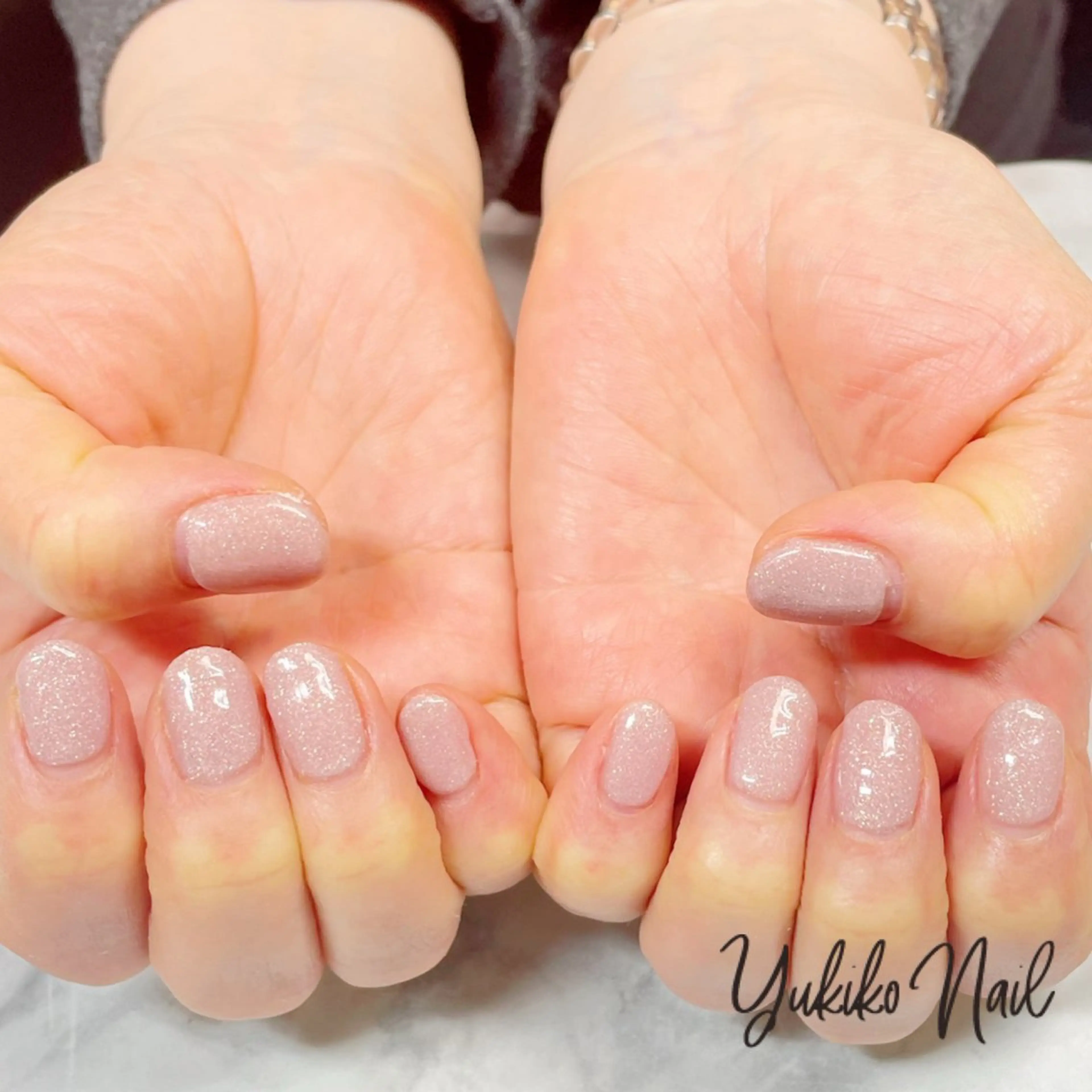 ネイル キラキラネイル オフィスネイル ワンカラーネイル ピンク シンプルネイル ハンドネイル ユキコ ネイルのネイルデザイン