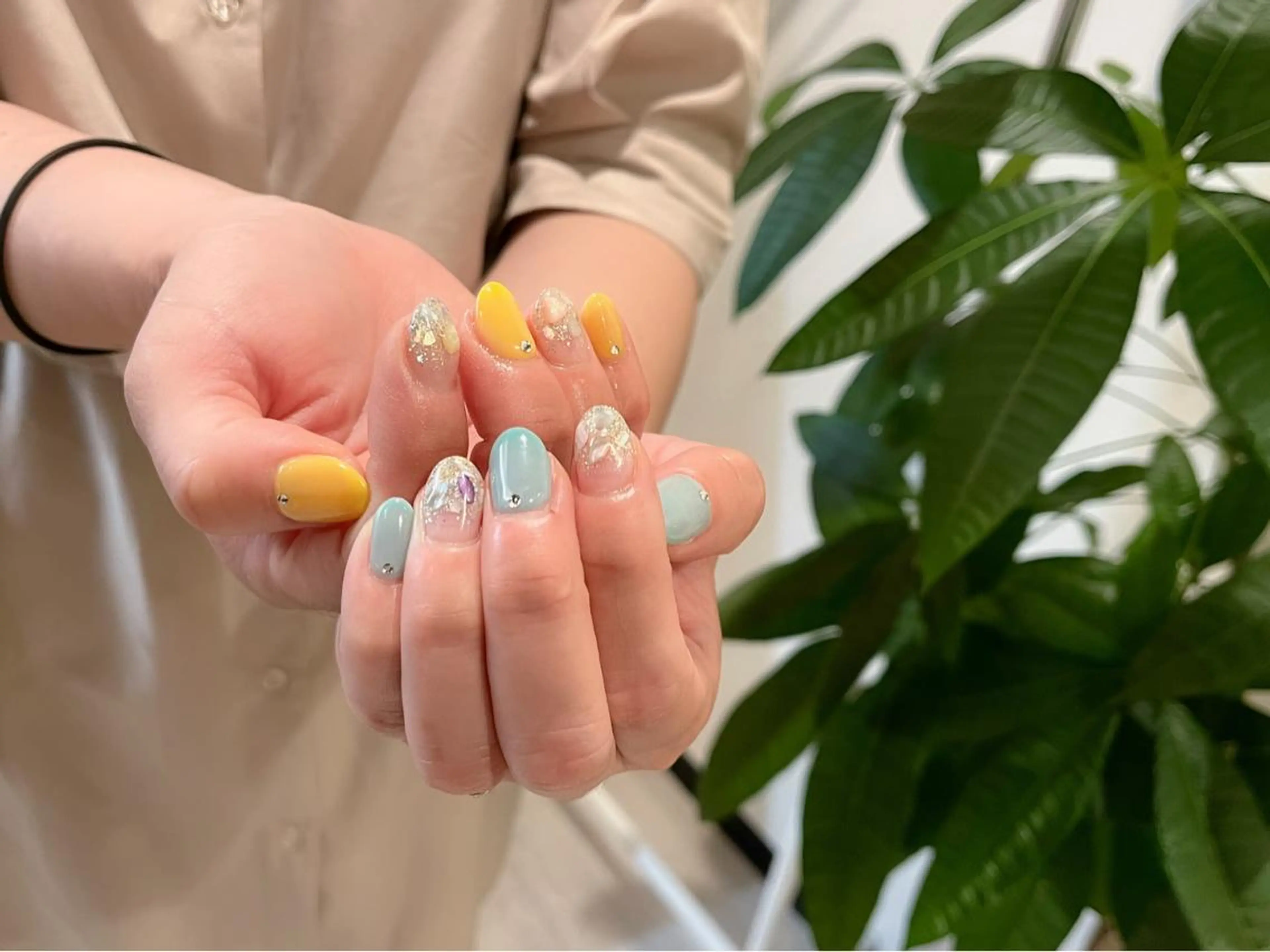 ネイル ハンドネイル Protea ❁⃘*.ﾟ清家 美穂のネイルデザイン