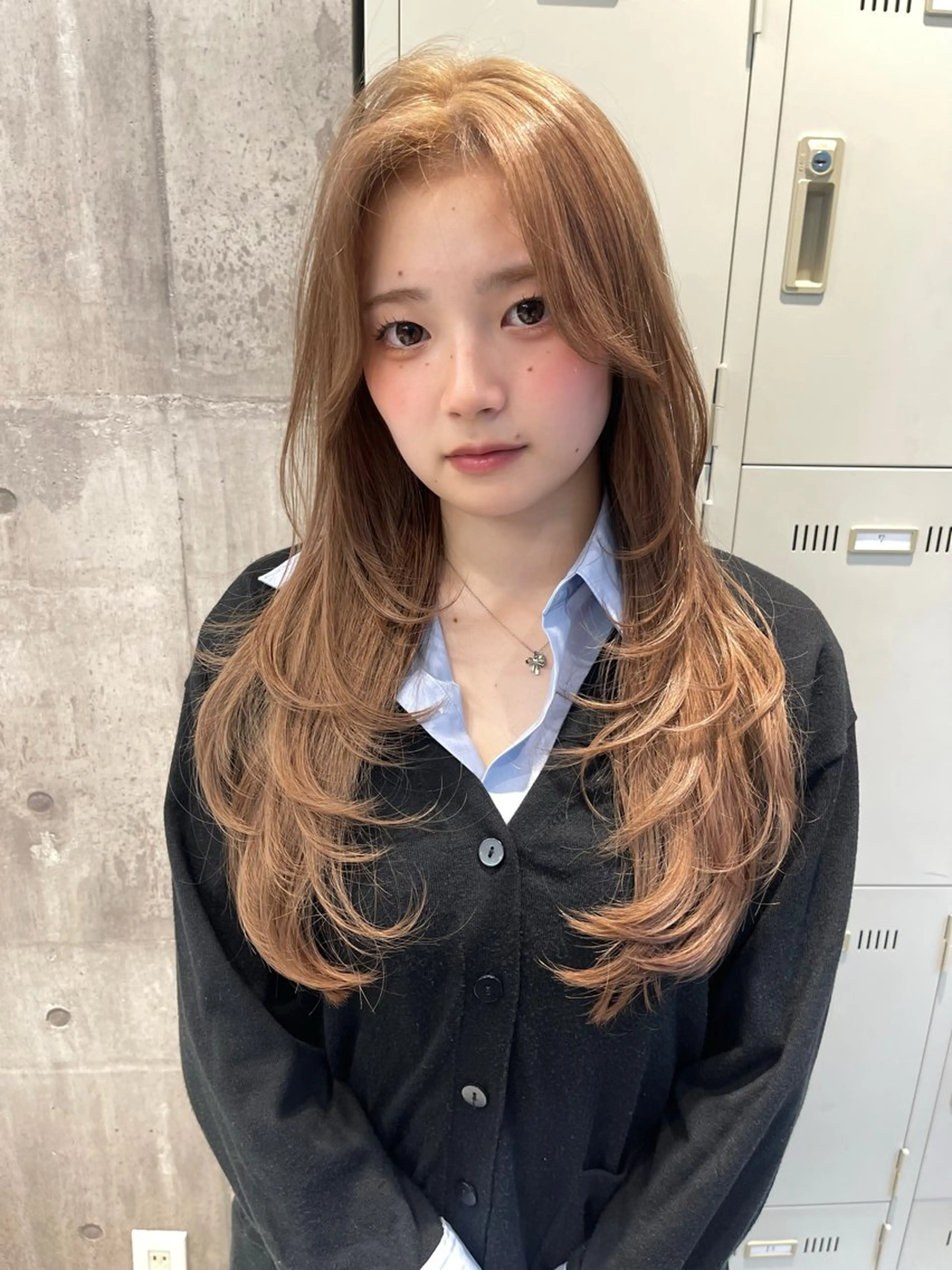 カラー カット ヘアカラー トリートメント TENSHO ハイトーンレイヤーのヘアスタイル