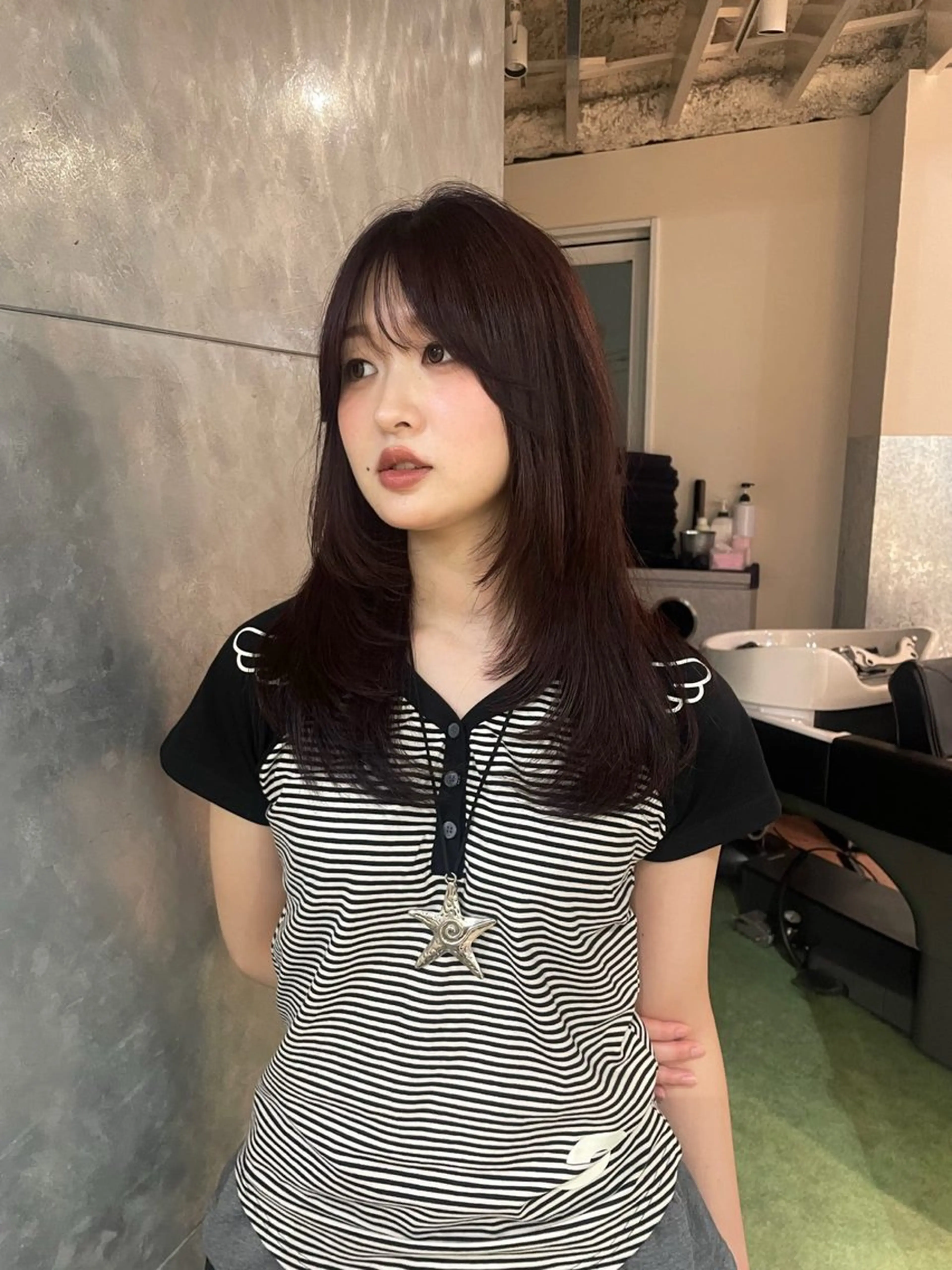 ロング カラー パープルカラー レッドカラー レイヤーカット カット ヘアカラー トリートメント dakota evans所属・渋谷 / miku nishizukaのヘアスタイル