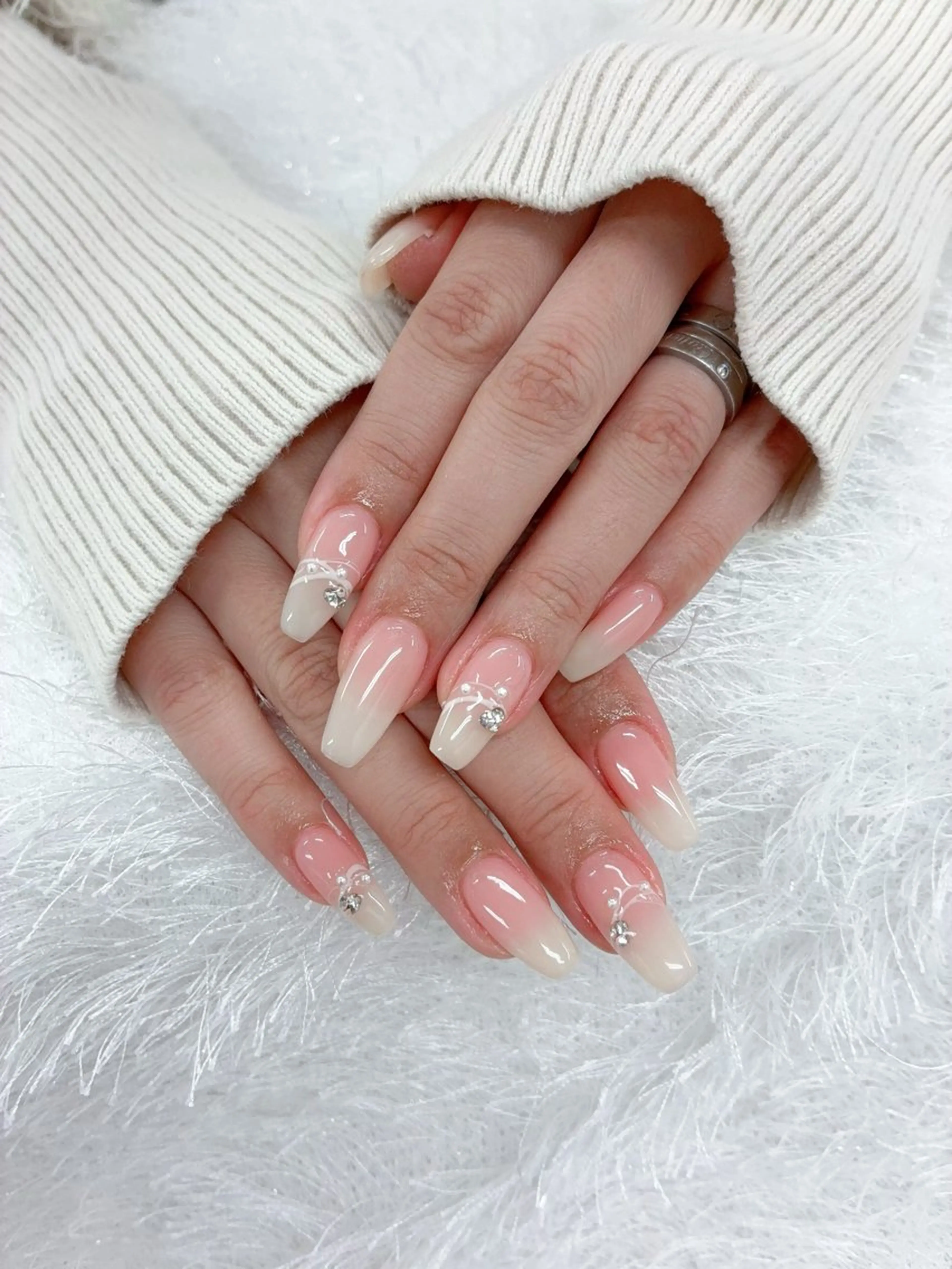 ネイル ハンドネイル 佐藤 依娜のネイルデザイン