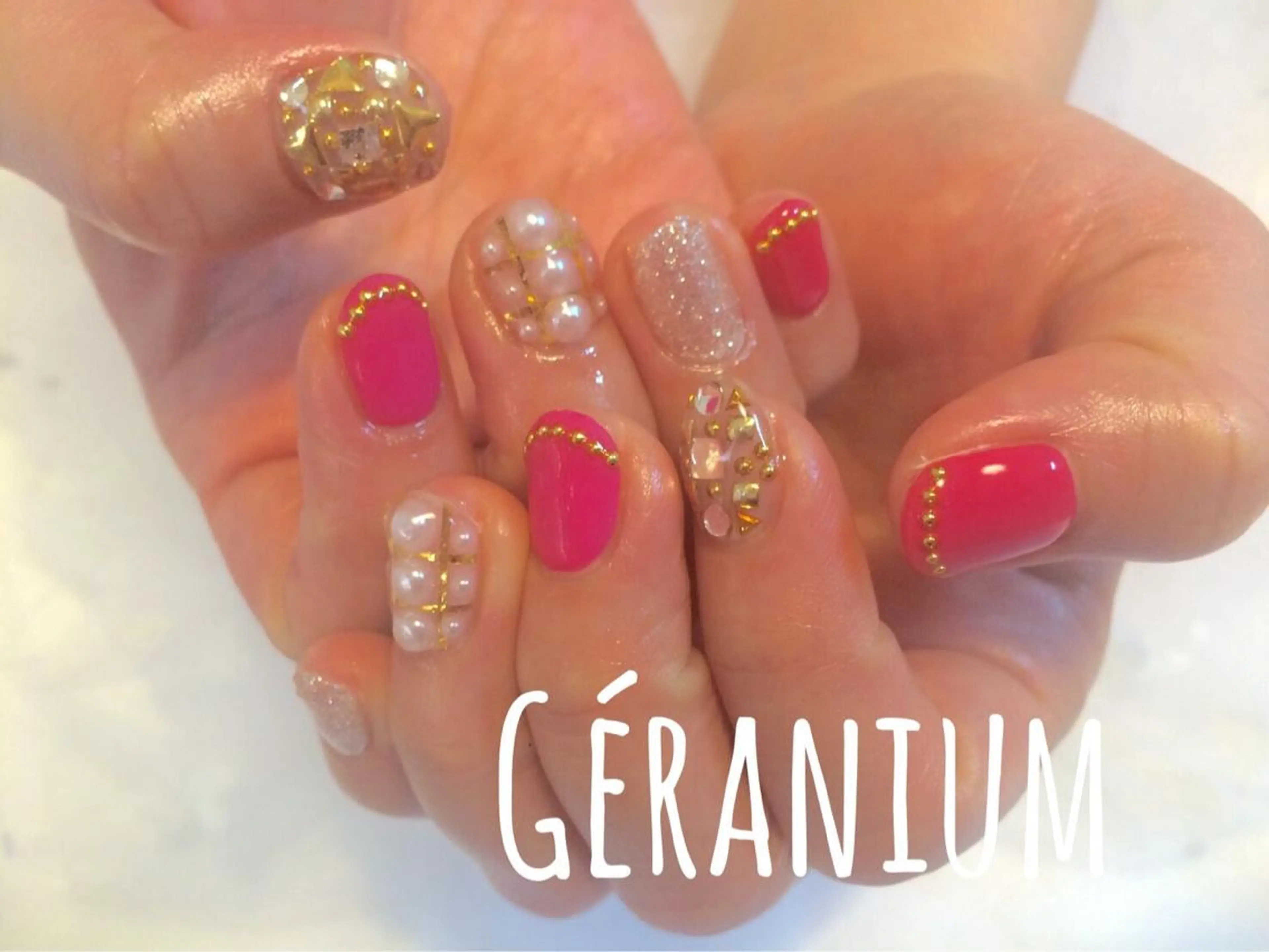 ネイル ゴージャス GéRanium Harukaのネイルデザイン
