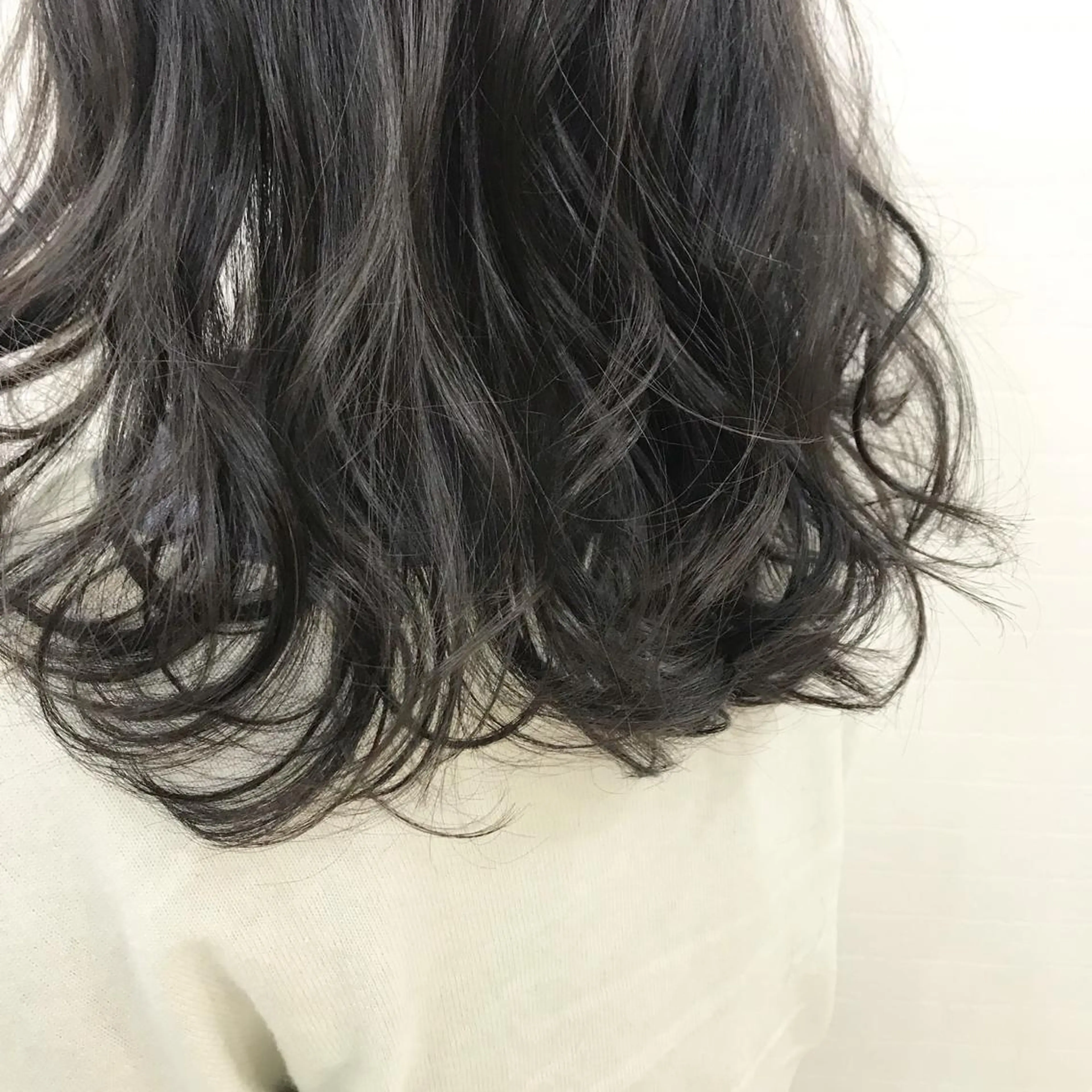 ロング カラー オリーブ/アッシュ やわらか透明感カラーのヘアスタイル
