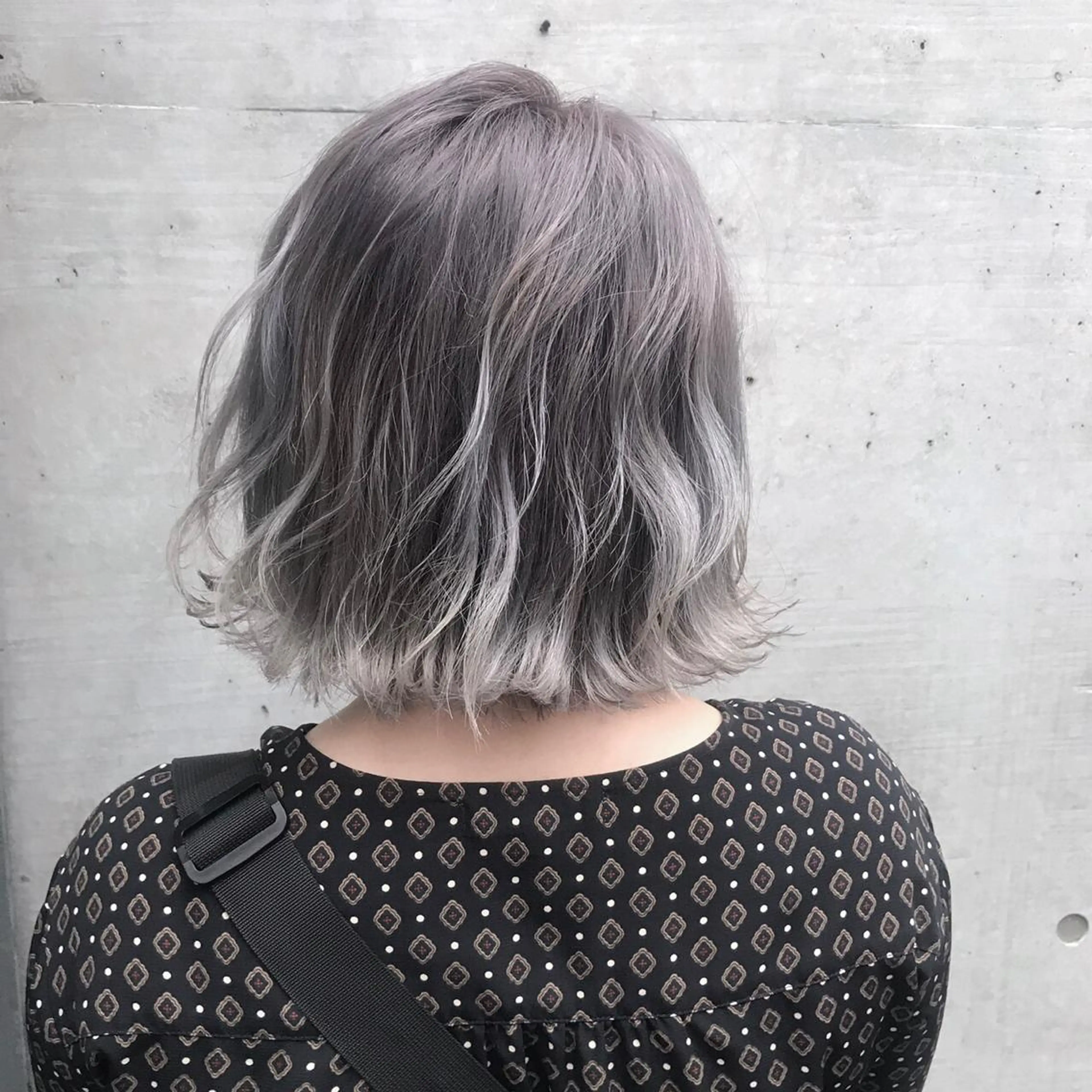 ショート カラー ブリーチ ボブ 外ハネヘア ていねい技術No.1 🌈諏訪 健太のヘアスタイル