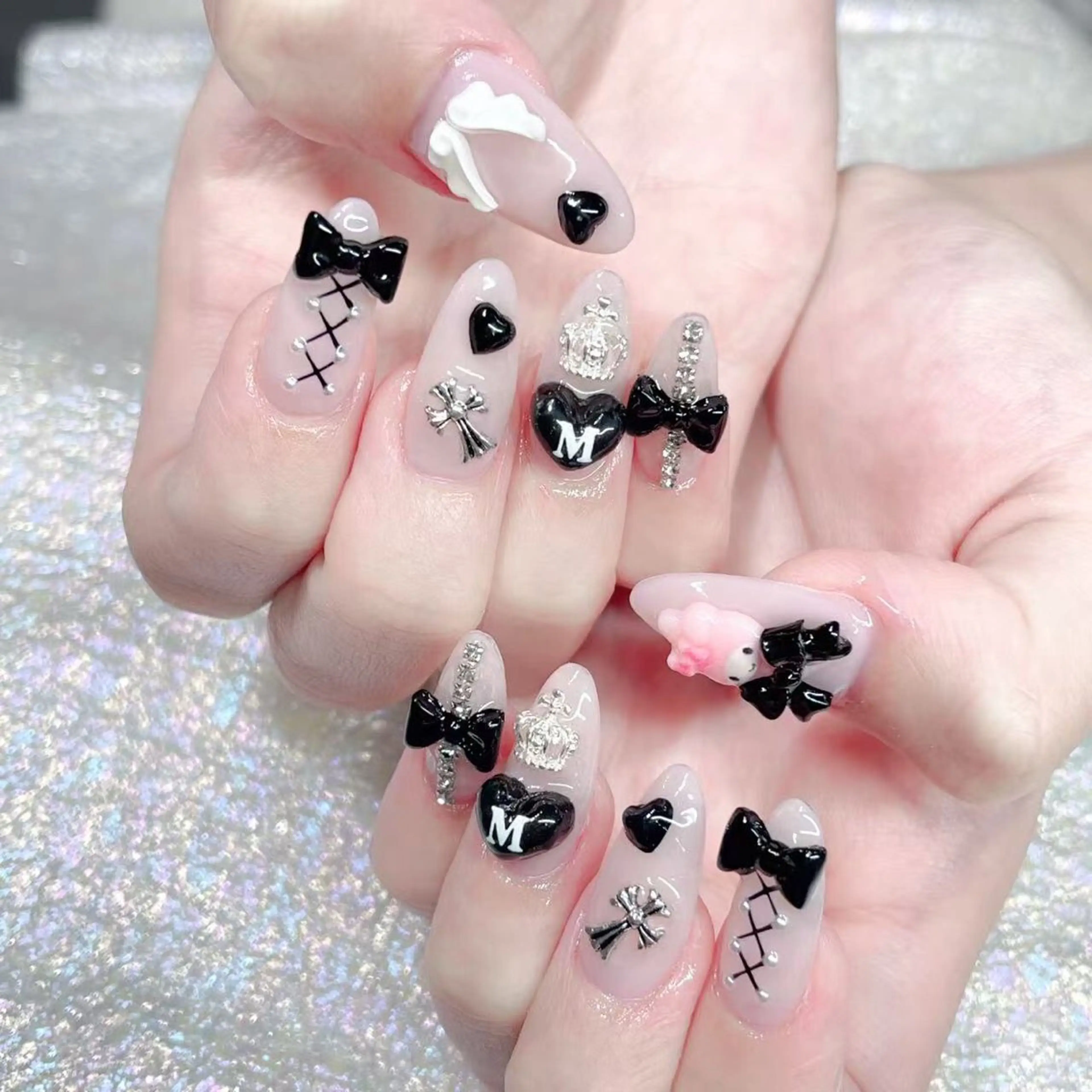 ネイル ハンドネイル Queens テイのネイルデザイン