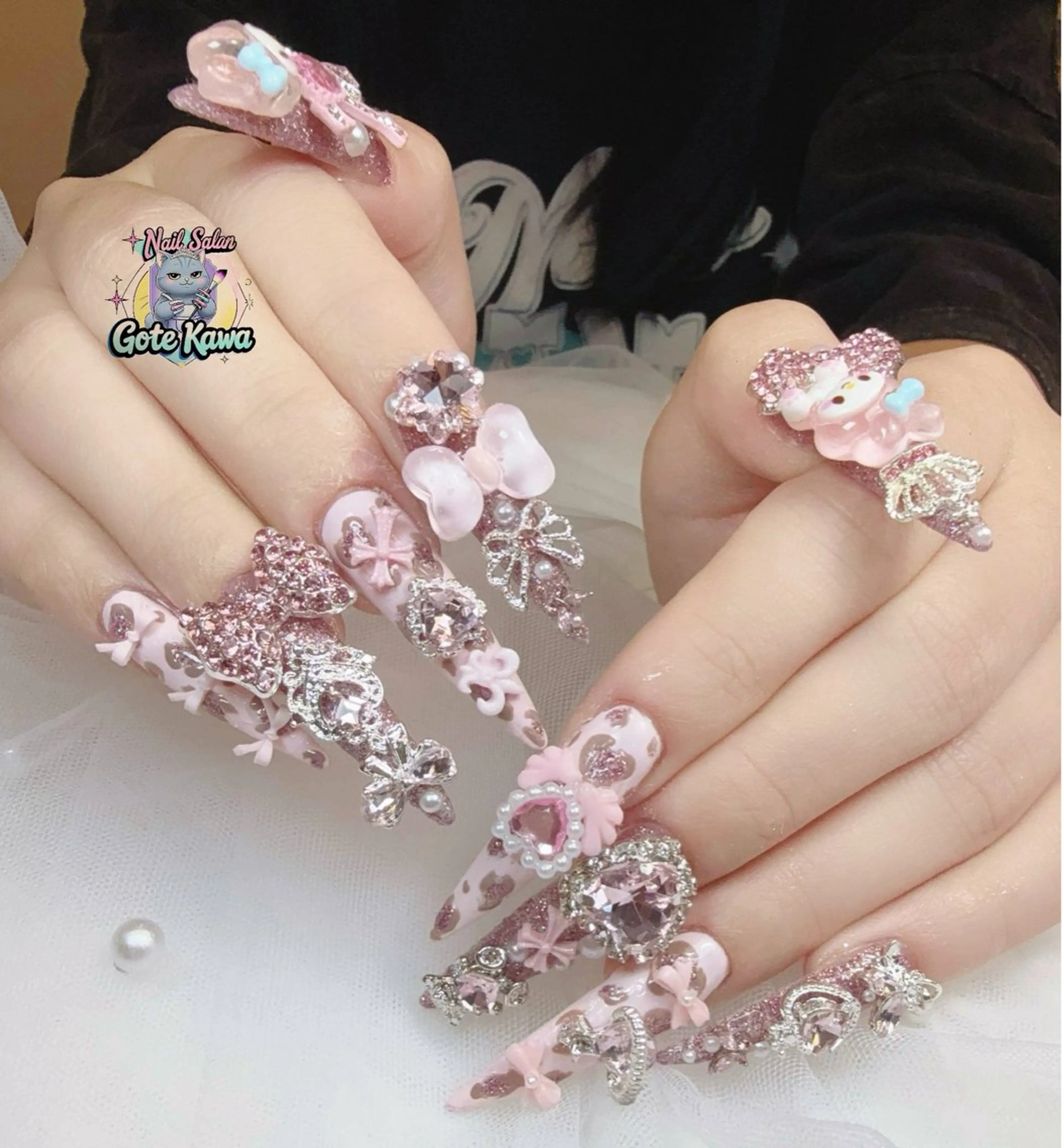 ネイル アートネイル キラキラネイル スカルプネイル GOTE KAWA Nail Salon(ゴテかわ)所属・Gote Kawa nail salonのネイルデザイン