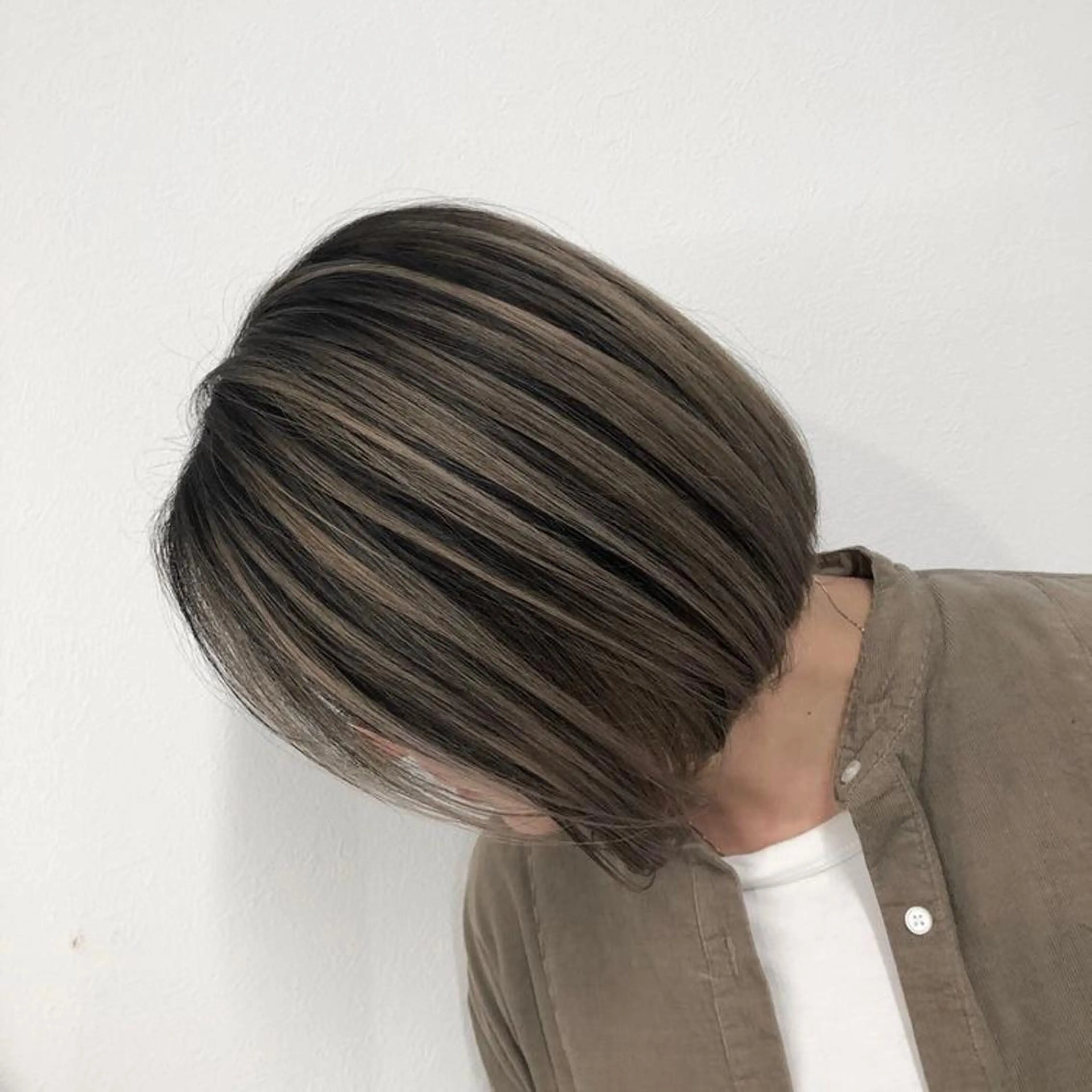 ミディアム カラー ナチュラルなヘア /ヨシダトモキのヘアスタイル