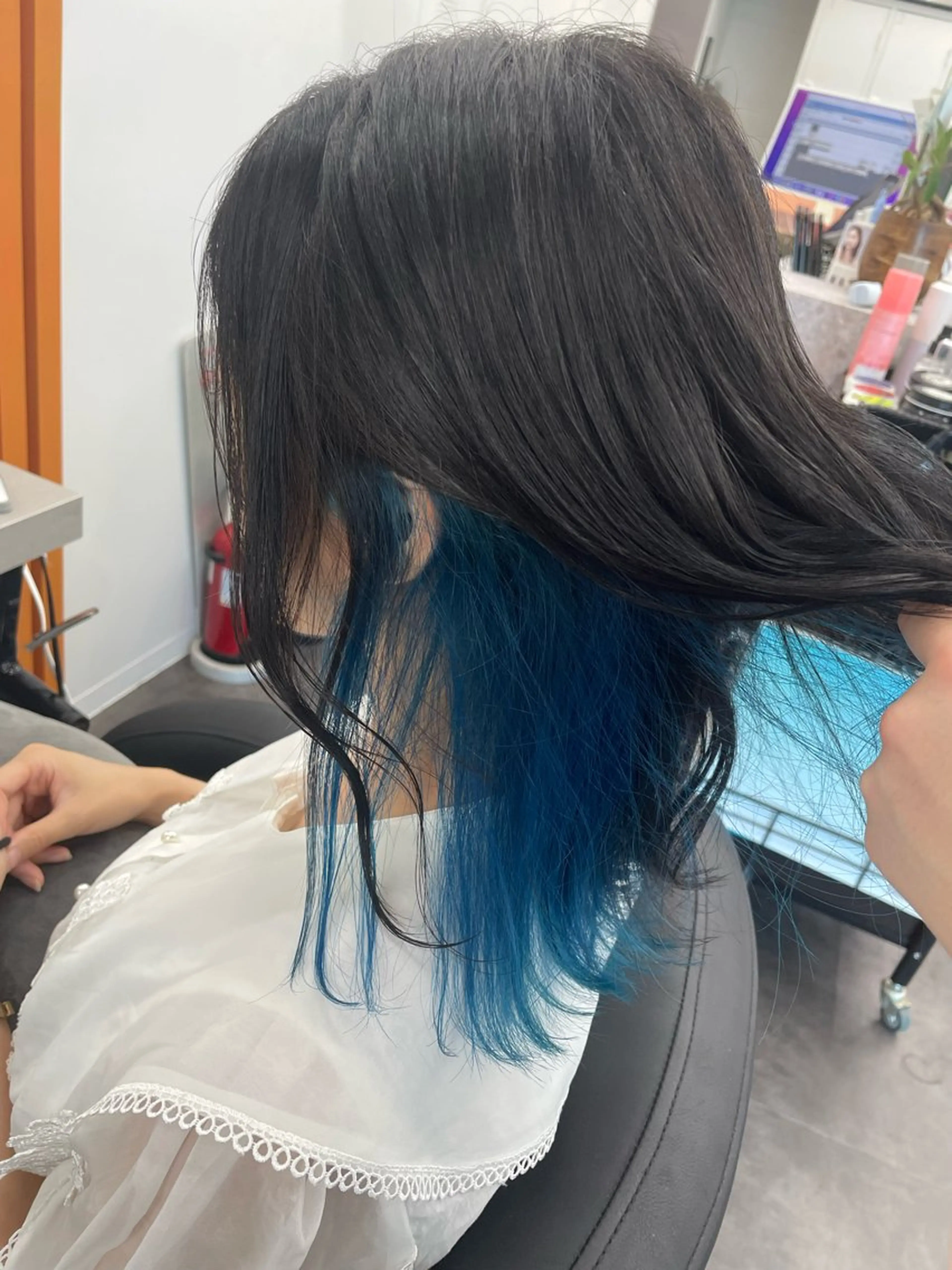 セミロング カラー いとう このみのヘアスタイル