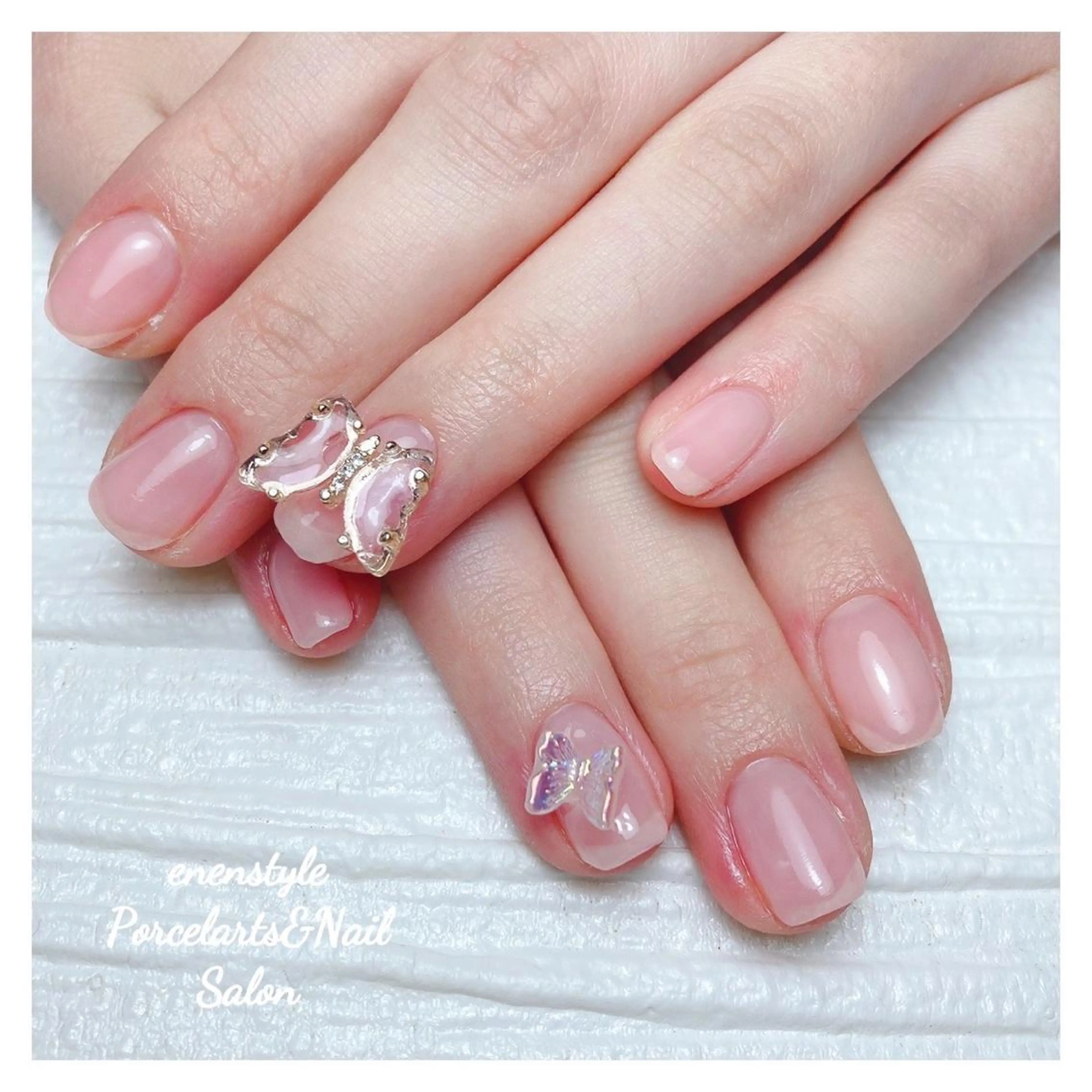 ショート ネイル 👑enen style👑のネイルデザイン