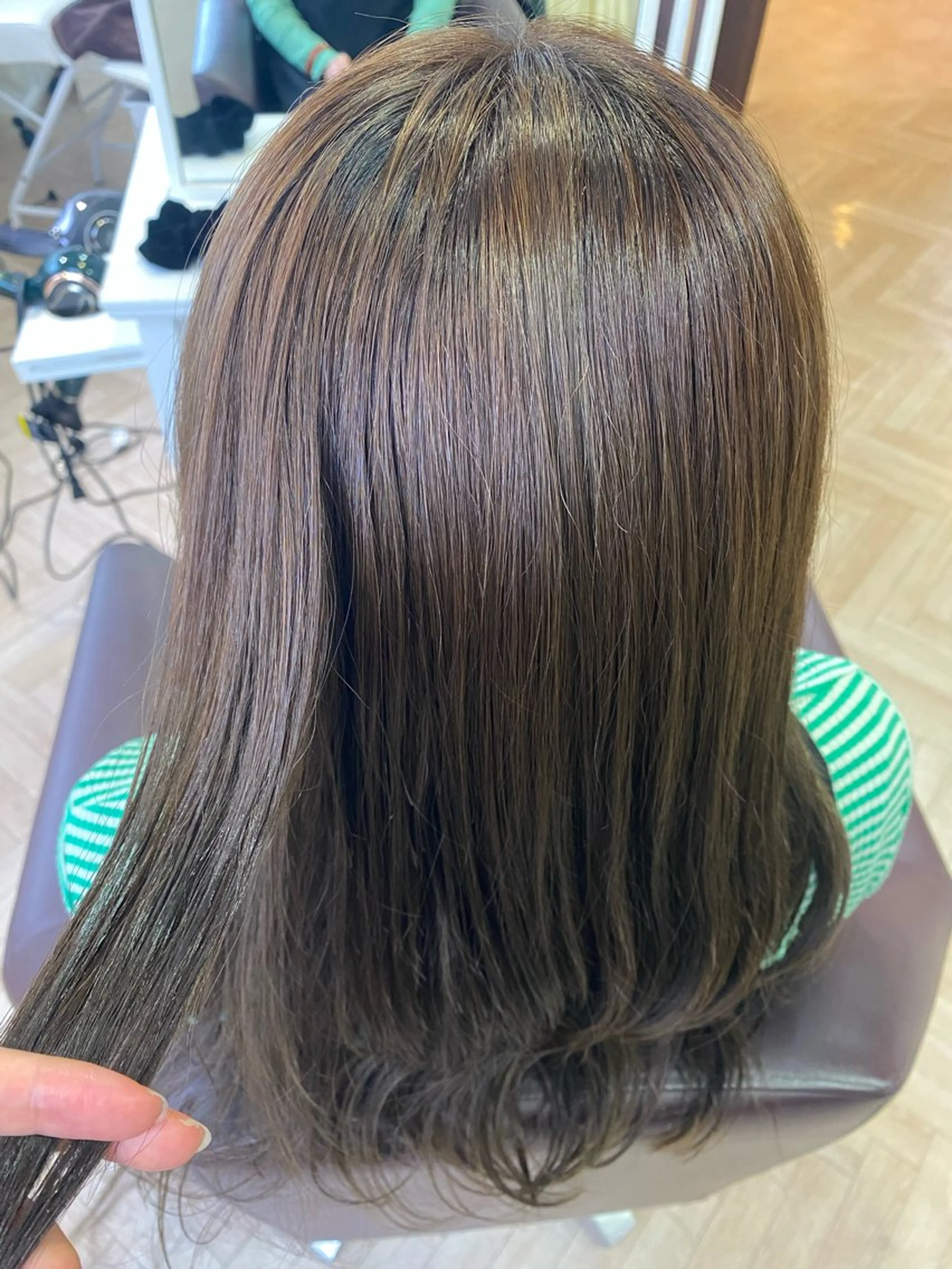 ロング カラー グレージュ オリーブグレージュ オリーブグレー カット ヘアカラー Reginavita栄店 【レジナヴィータ】所属・鈴木 二依奈のヘアスタイル