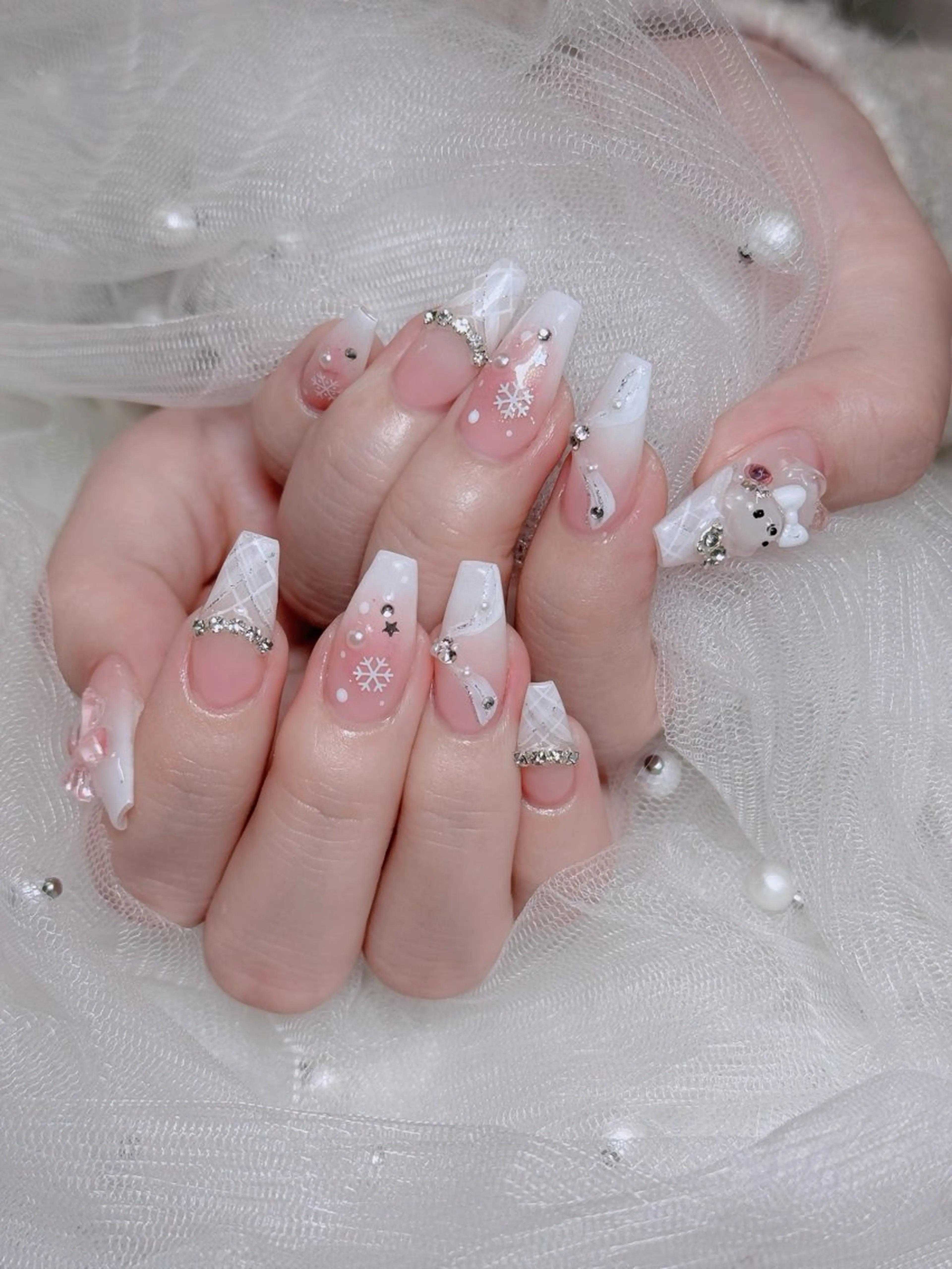 ネイル オーロラネイル チークネイル フットネイル フレンチネイル ハロウィン ハンドネイル Lumi Nail 新大久保3‘のネイルデザイン