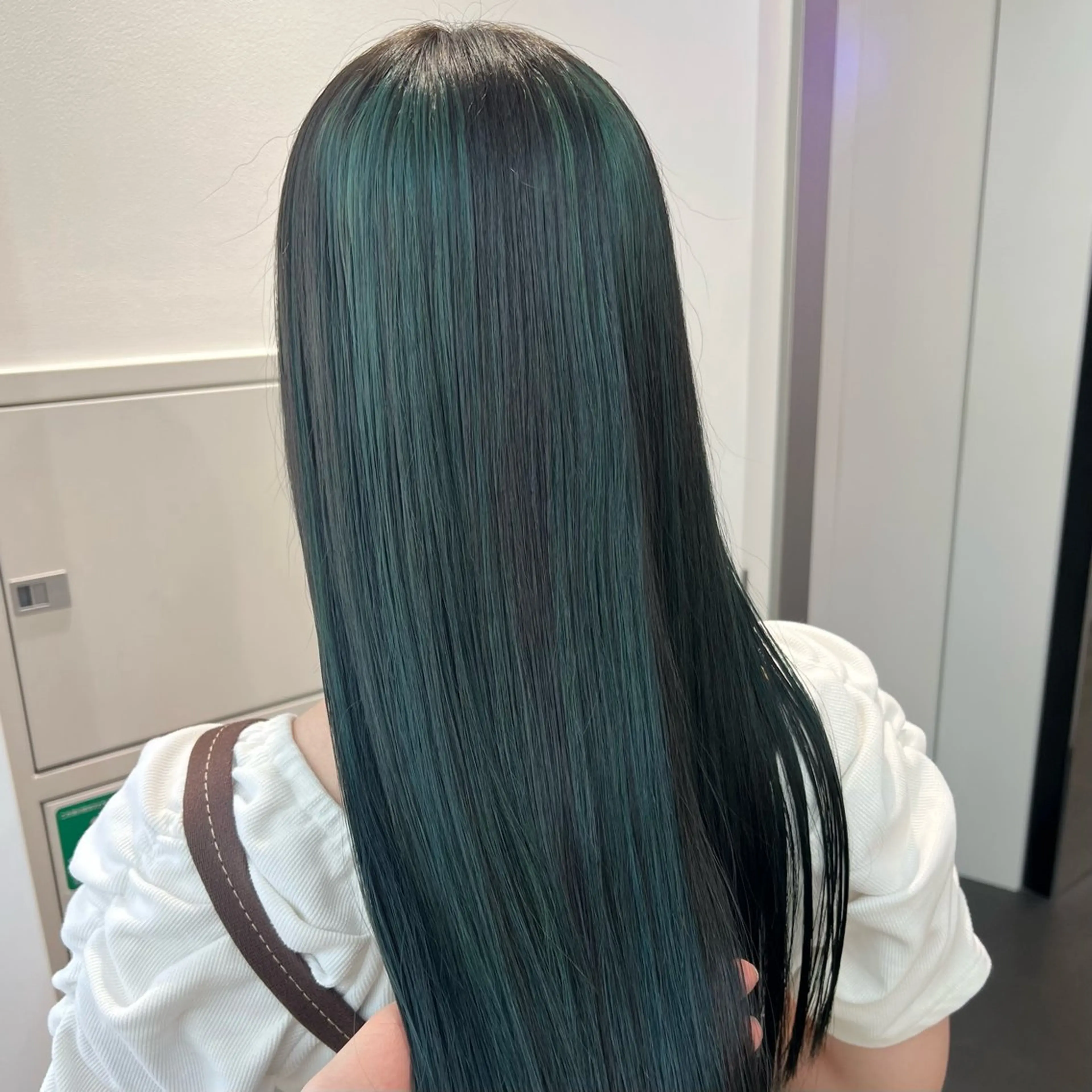 セミロング カラー ハイライトカラー ハイライト ヘアカラー トリートメント 🌼動き×透明感🩵 ハイトーン/ナナのヘアスタイル