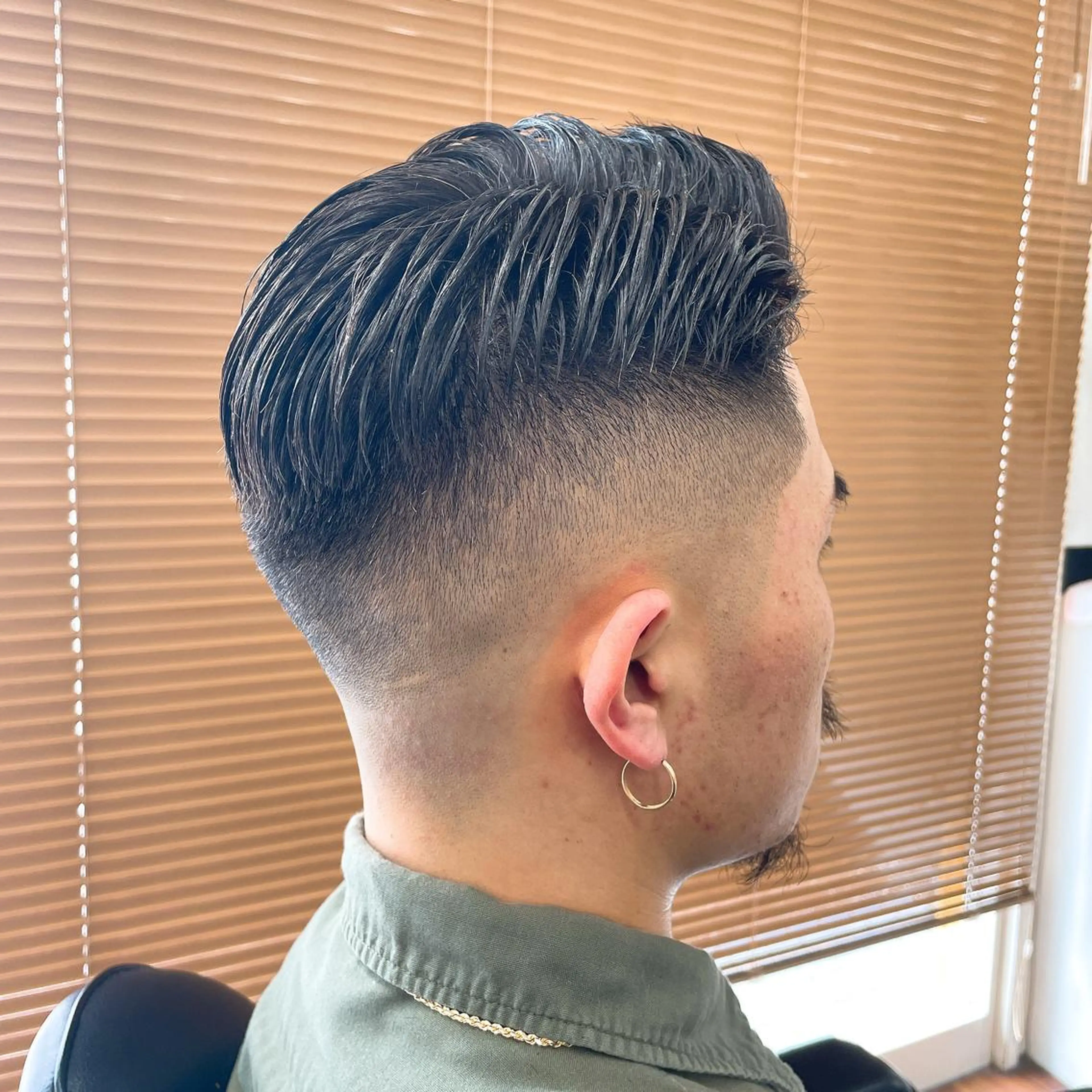 ショート メンズ フェードカット スキンフェード カット レオン所属・本橋 琴実のヘアスタイル