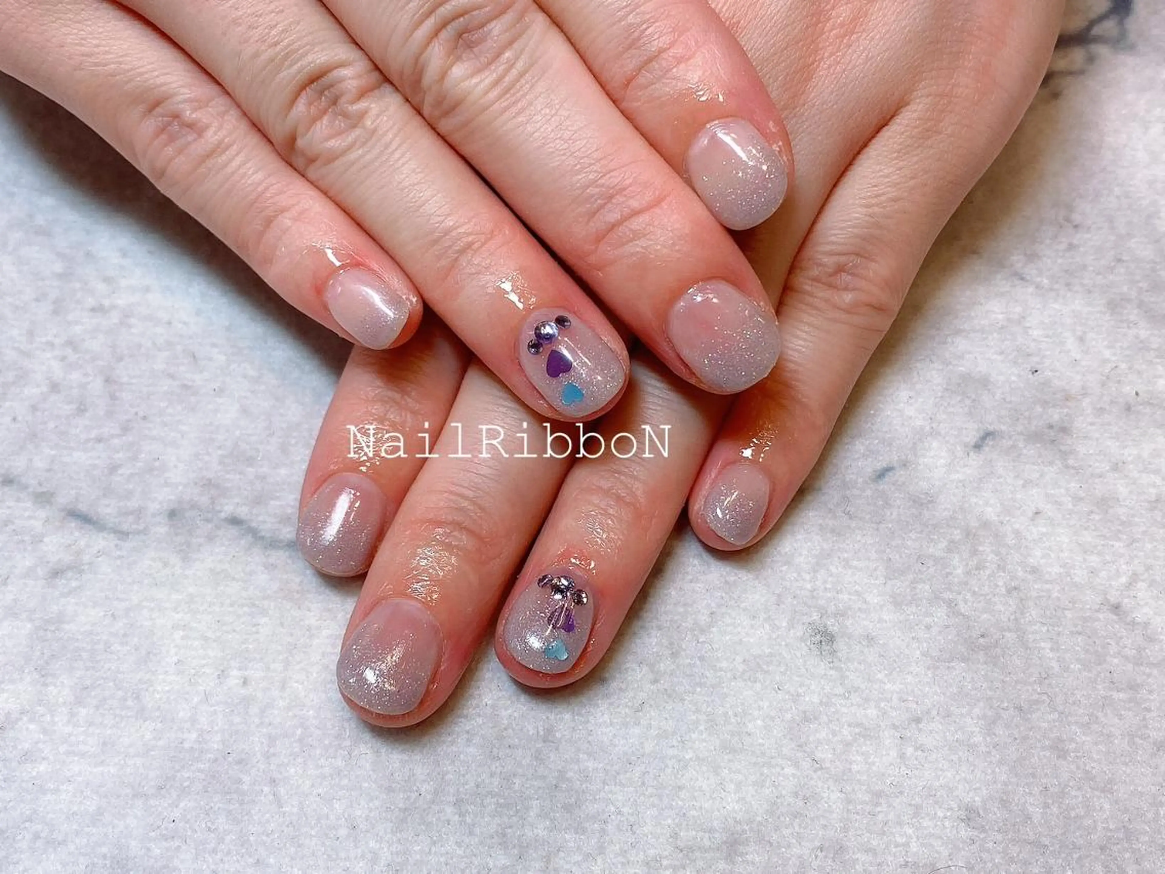 ネイル ネイルリボン 受付スタッフのネイルデザイン