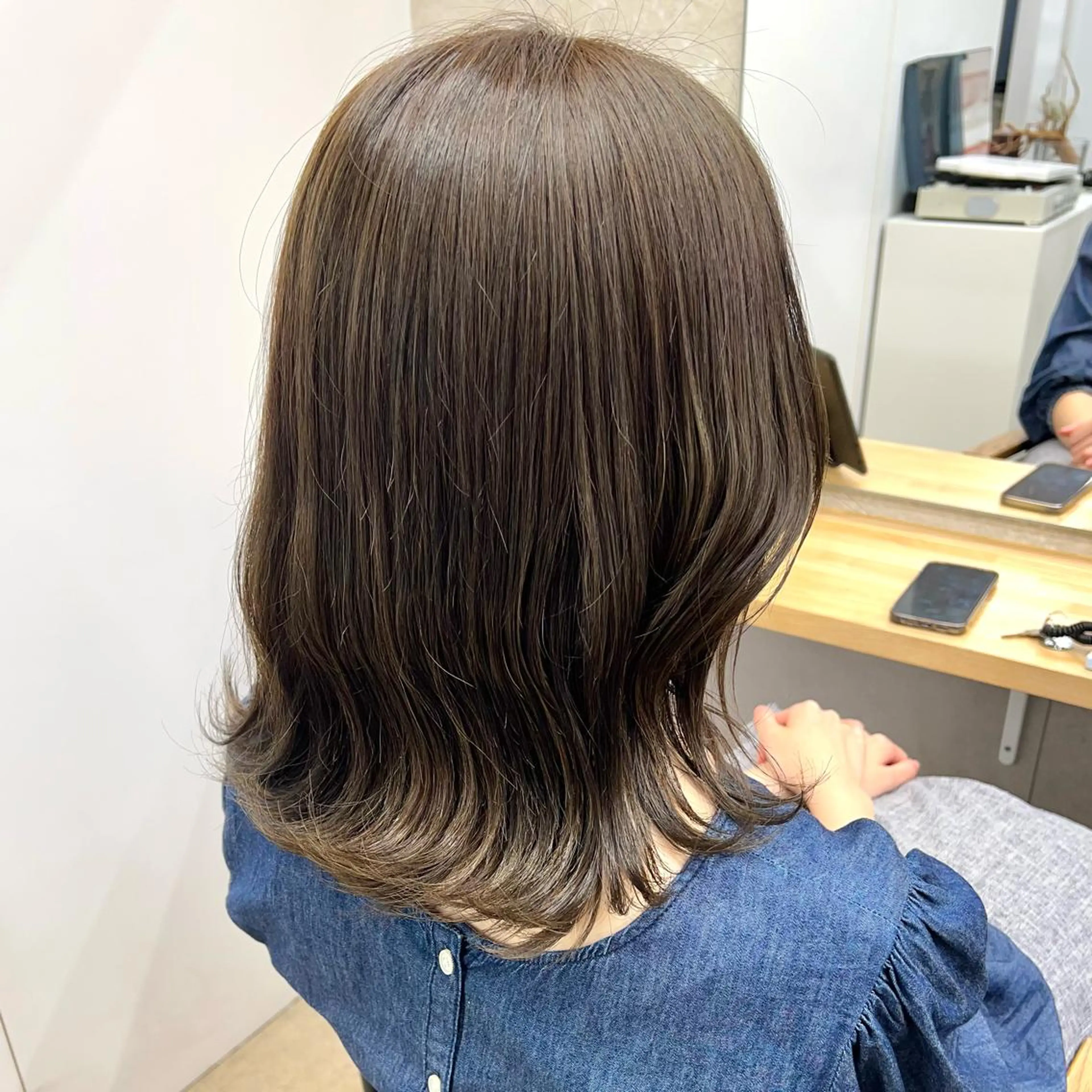 セミロング カラー ブリーチ ケアカラー 透明感カラー ダブルカラー ブリーチなしカラー sand yokohama所属・✨️今だけ無料✨️ 鶴田みなみのヘアスタイル