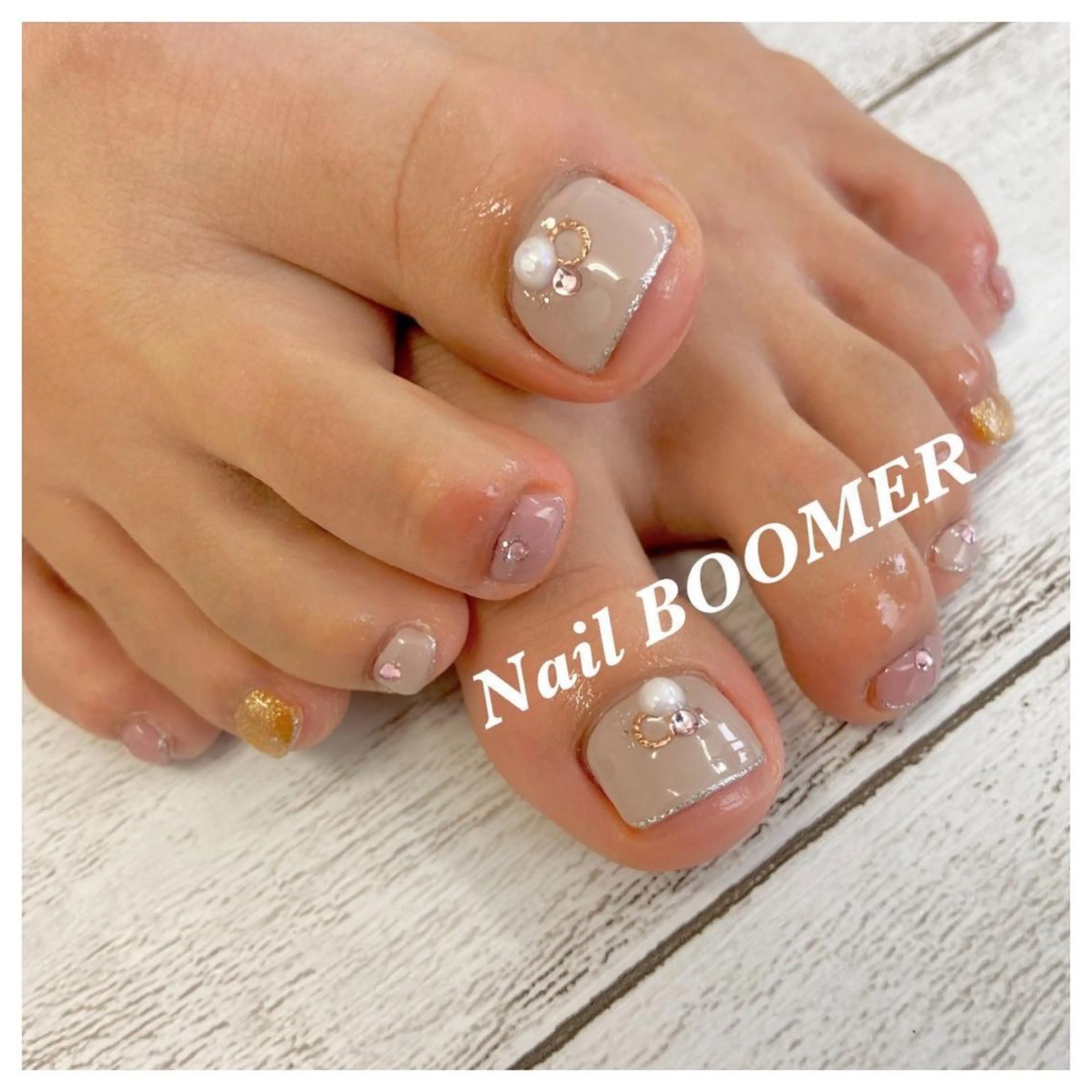 ネイル フットネイル ネイル ブーマーのネイルデザイン