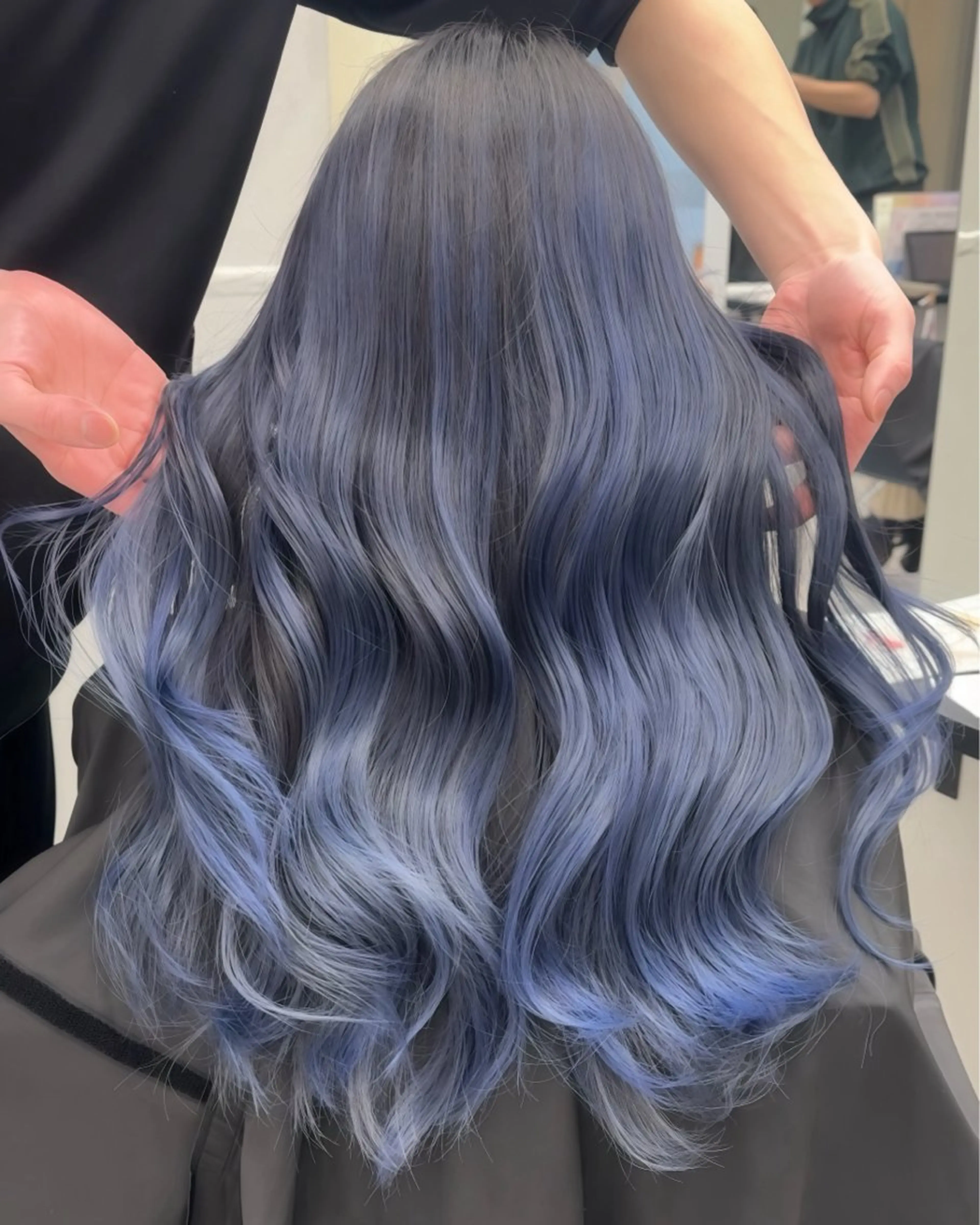 ロング カラー バレイヤージュ ブルーカラー ネイビーカラー レイヤーカット Rikuto/原宿 /グラデーションのヘアスタイル