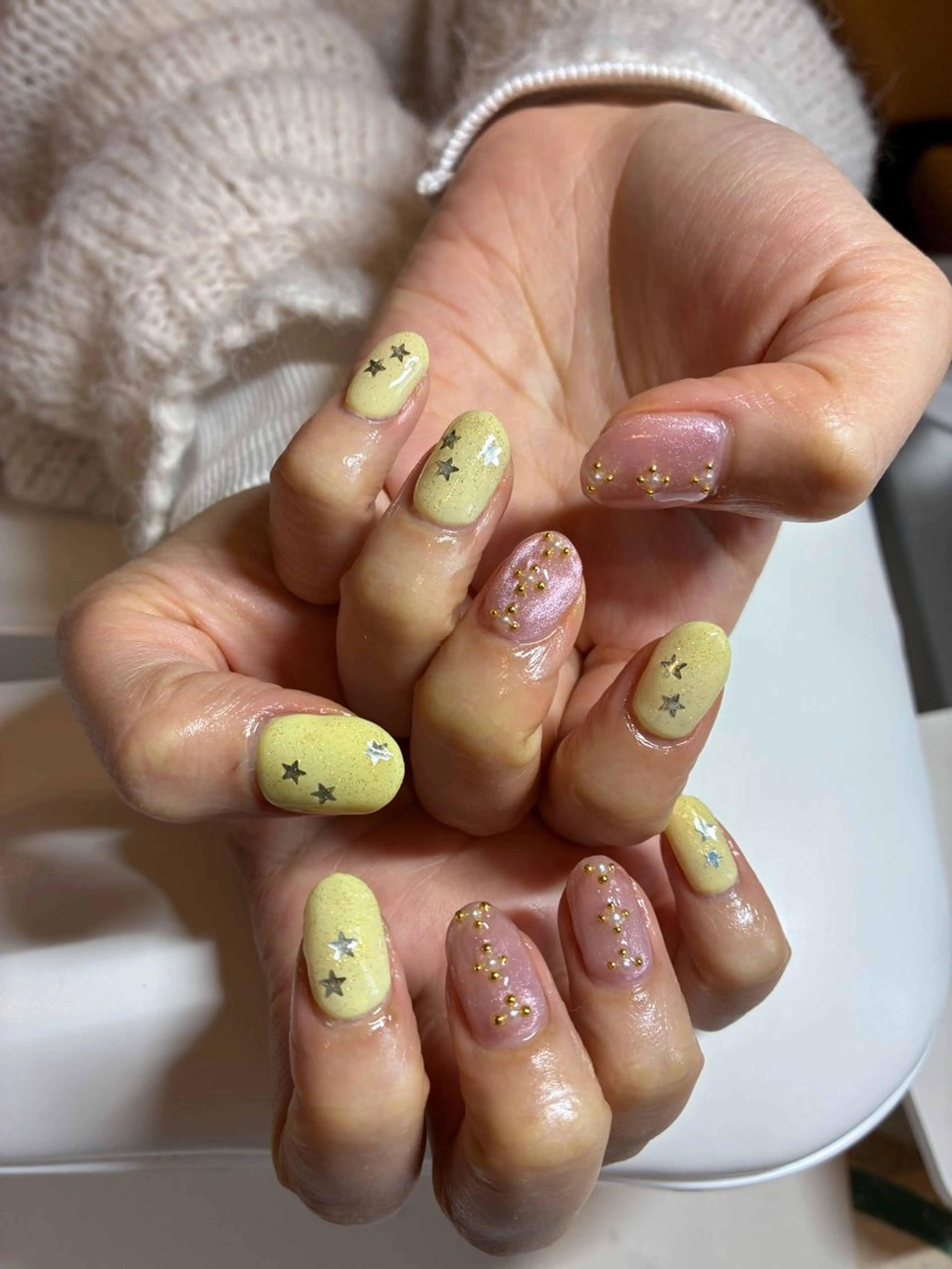 ネイル パステルネイル 黄色 レナークイスト 太田のネイルデザイン