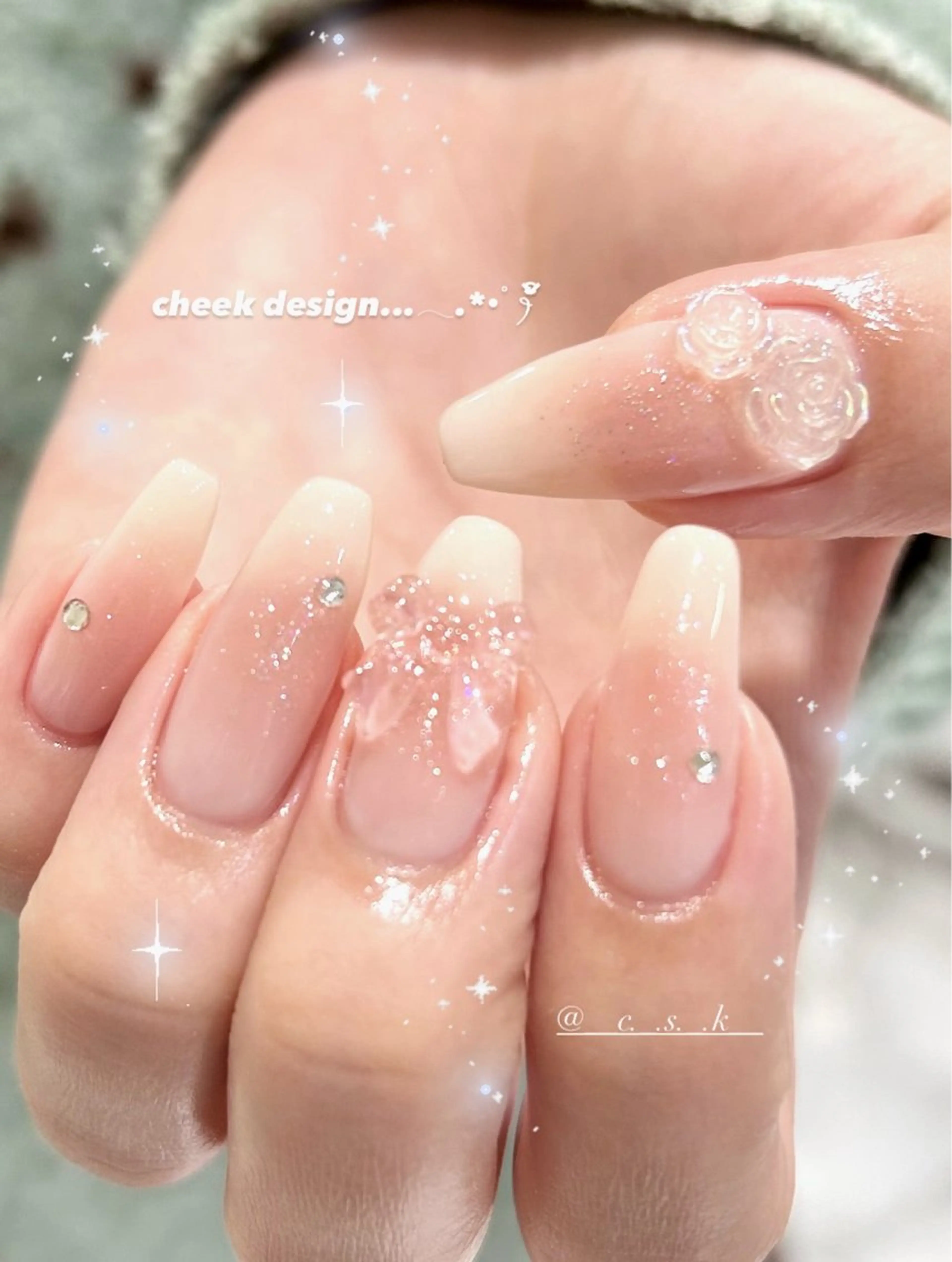 ネイル チークネイル フレンチネイル ジェルネイル ガーリー マグネットネイル ハンドネイル 🎀チーク/ちゅるん 🫧chisa🎀のネイルデザイン