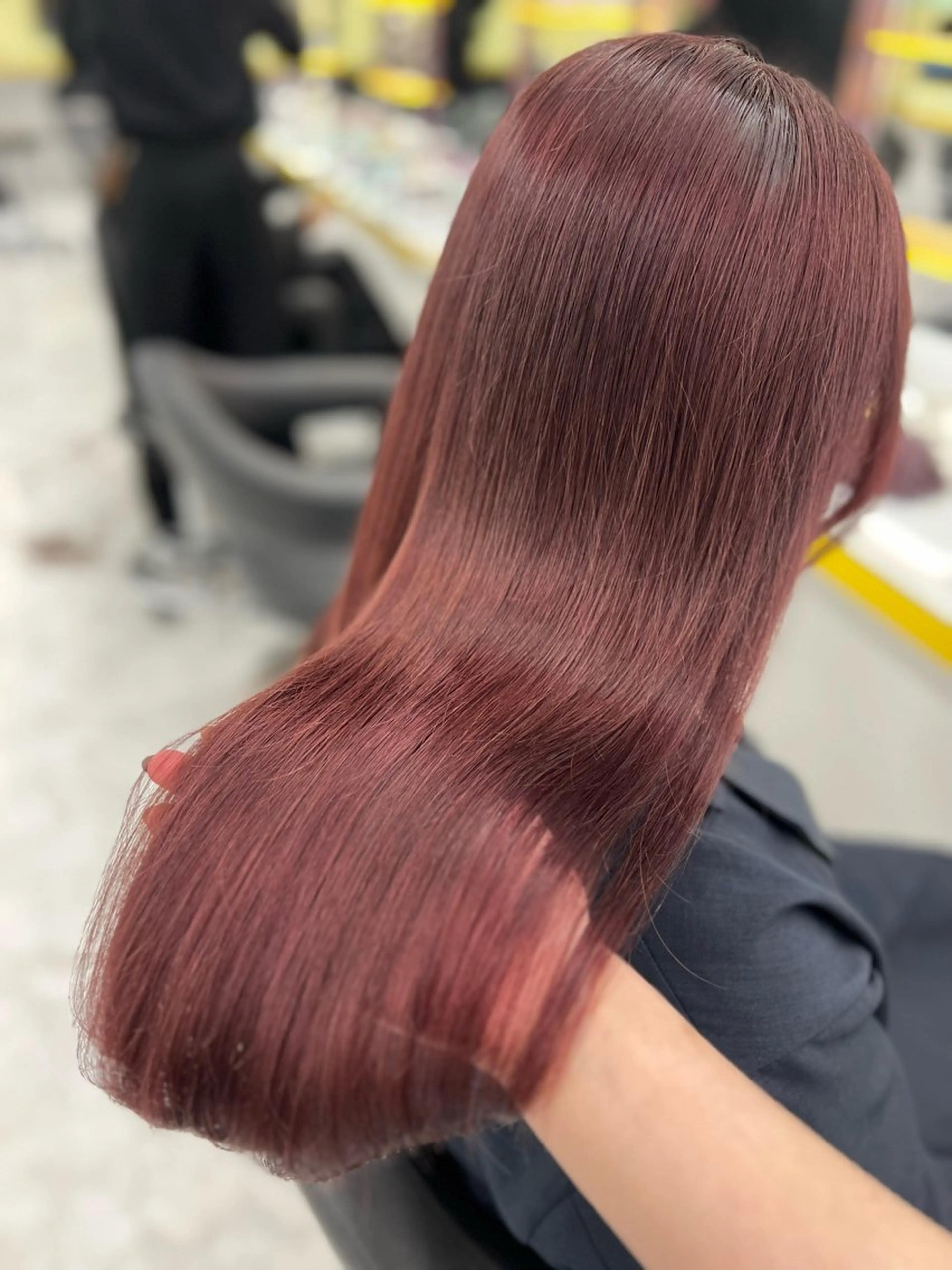 ロング カラー パーマ ヘアアレンジ メンズ アイブロウ メンズブリーチ メンズハイトーン ブリーチ ハイトーンカラー ピンクカラー 僕なら縮毛矯正してて もブリーチできますのヘアスタイル