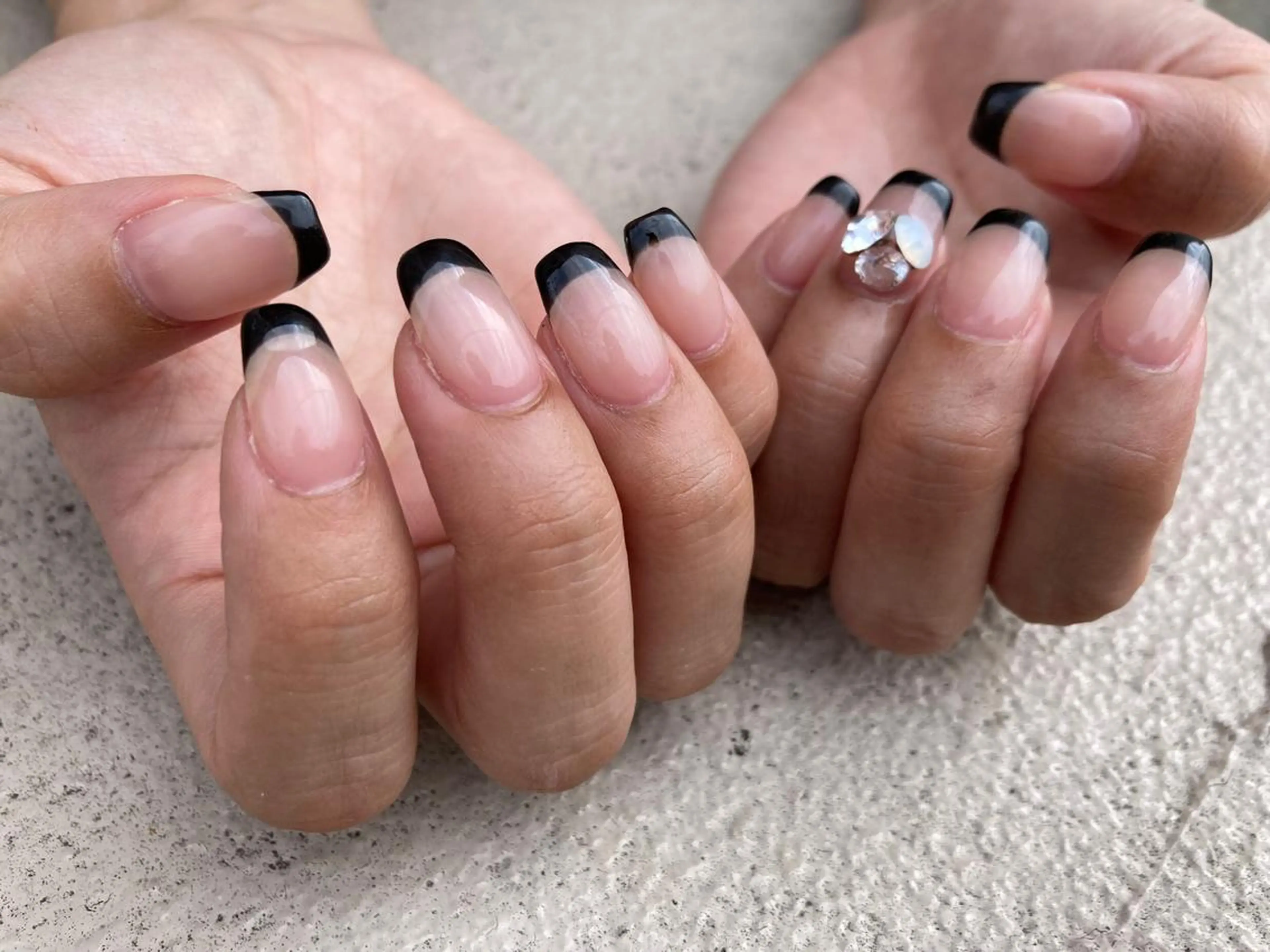 ミディアム ネイル ハンドネイル フットネイル ✴︎ Delightのネイルデザイン