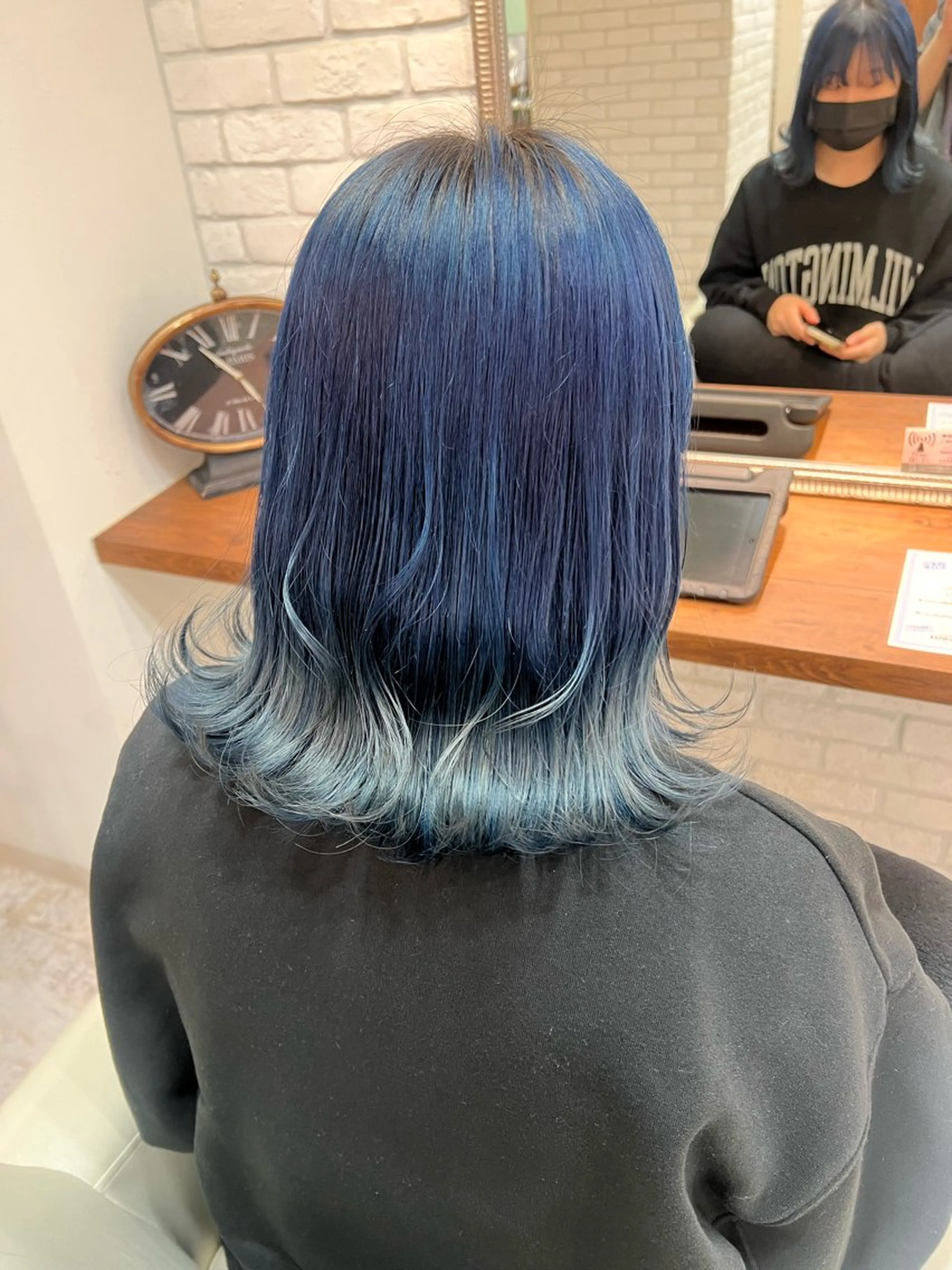 ミディアム カラー 🎀野崎 美玖𝜗𝜚˚⋆のヘアスタイル