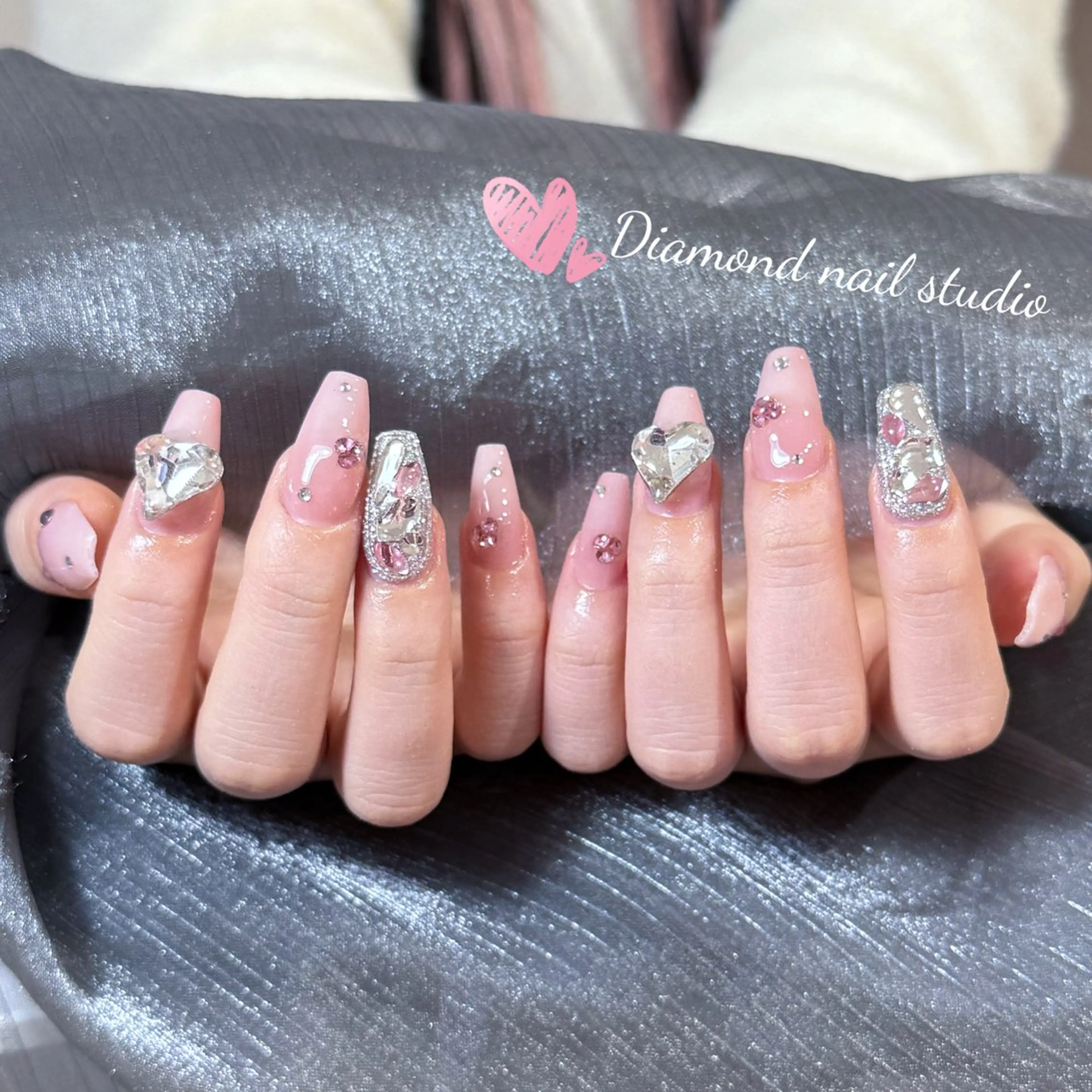 12月⭐️オフ無料⭐️🌸ハンド⭐️持ち込みデザイン⭐️アート1️⃣0️⃣本🎁パーツつけ放題🎁の写真