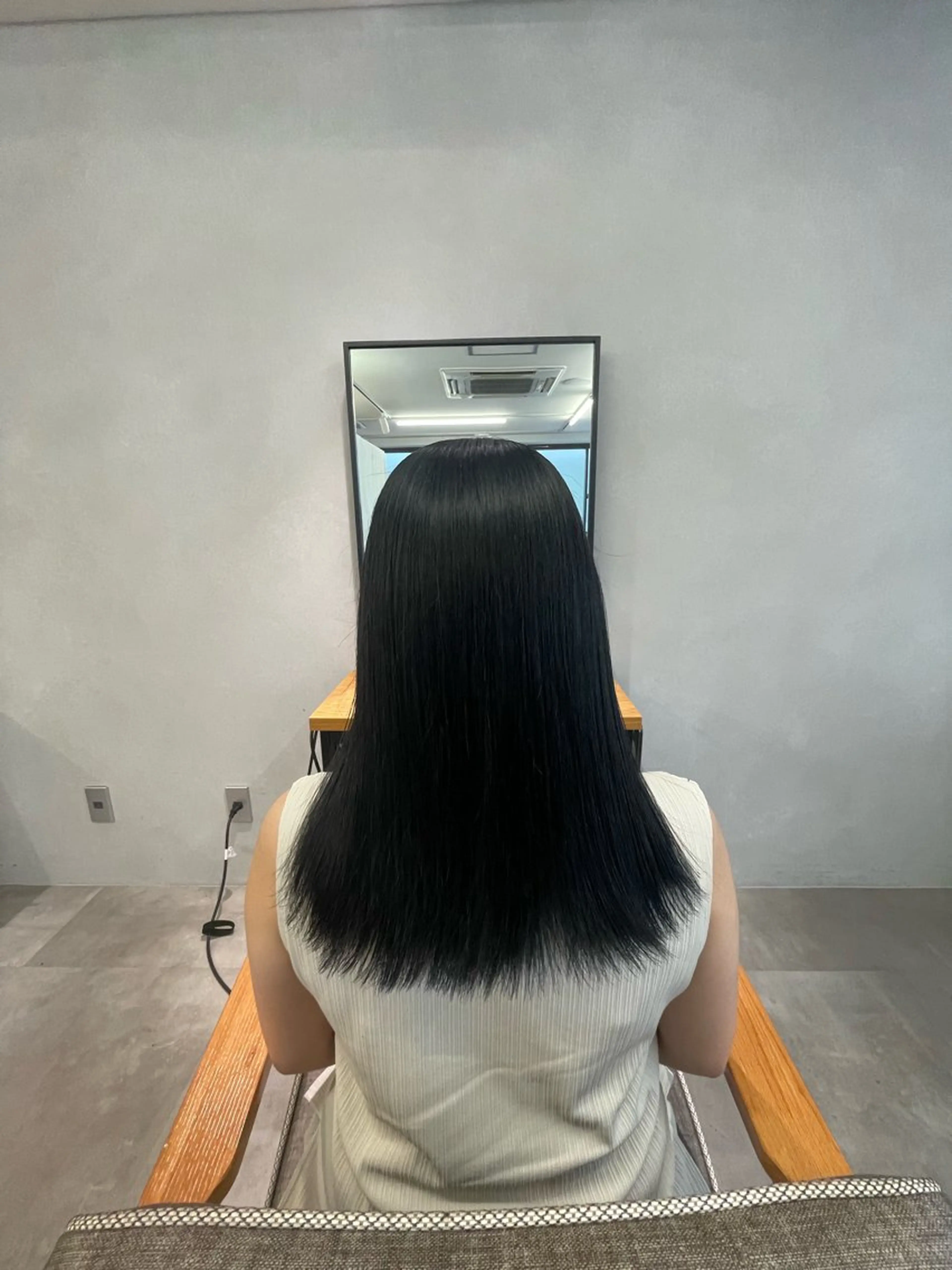 セミロング 抜け感/ワンカラー/ 明大前/桑田のヘアスタイル