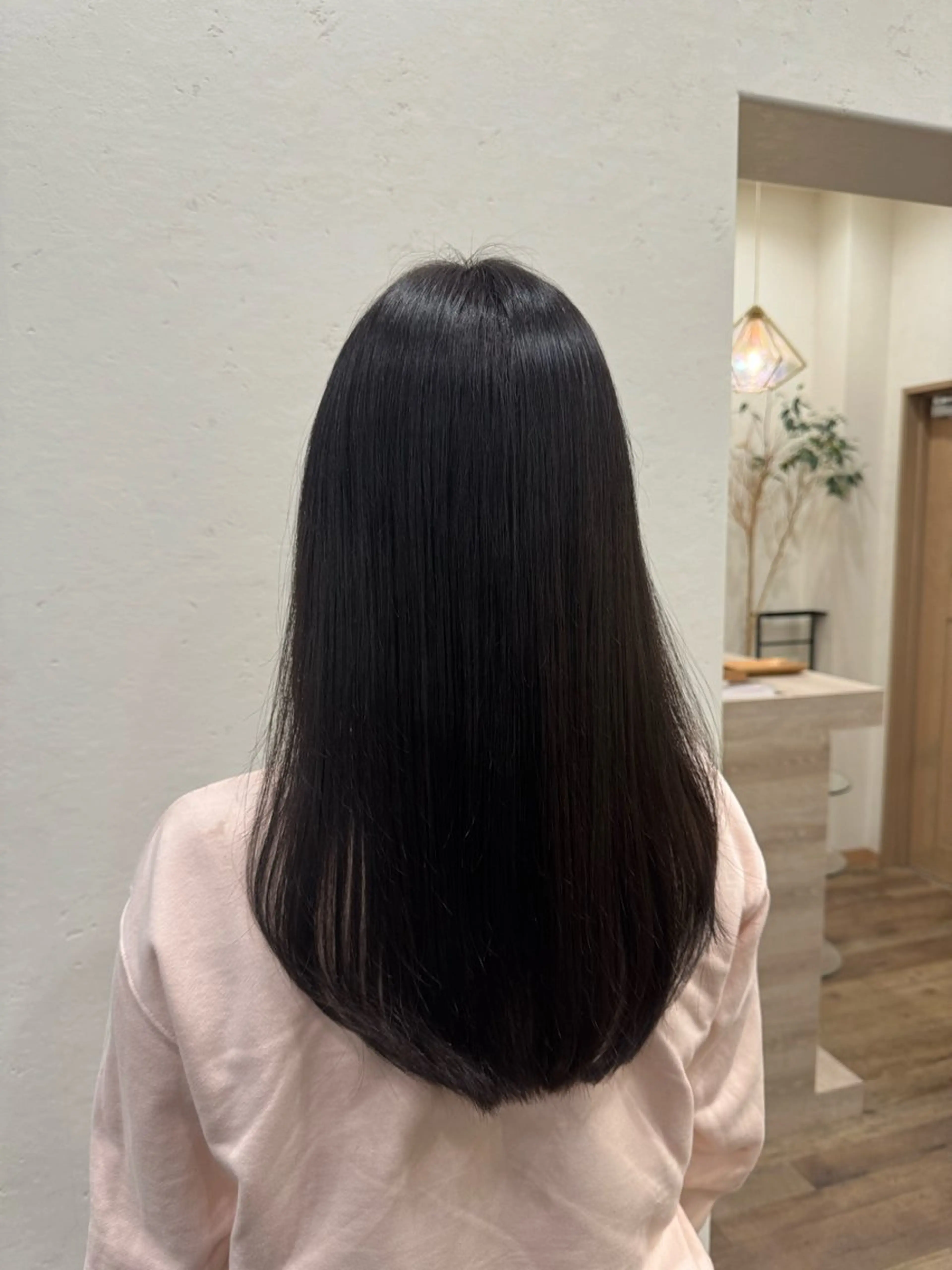 セミロング opsia所属・艶カラー×レイヤー Natsumiのヘアスタイル